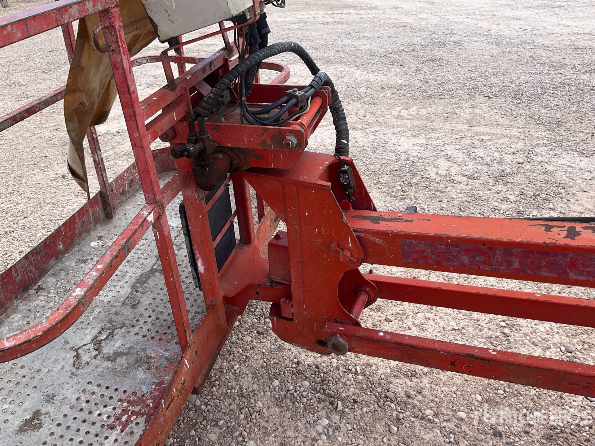 2001 Haulotte H25TPX