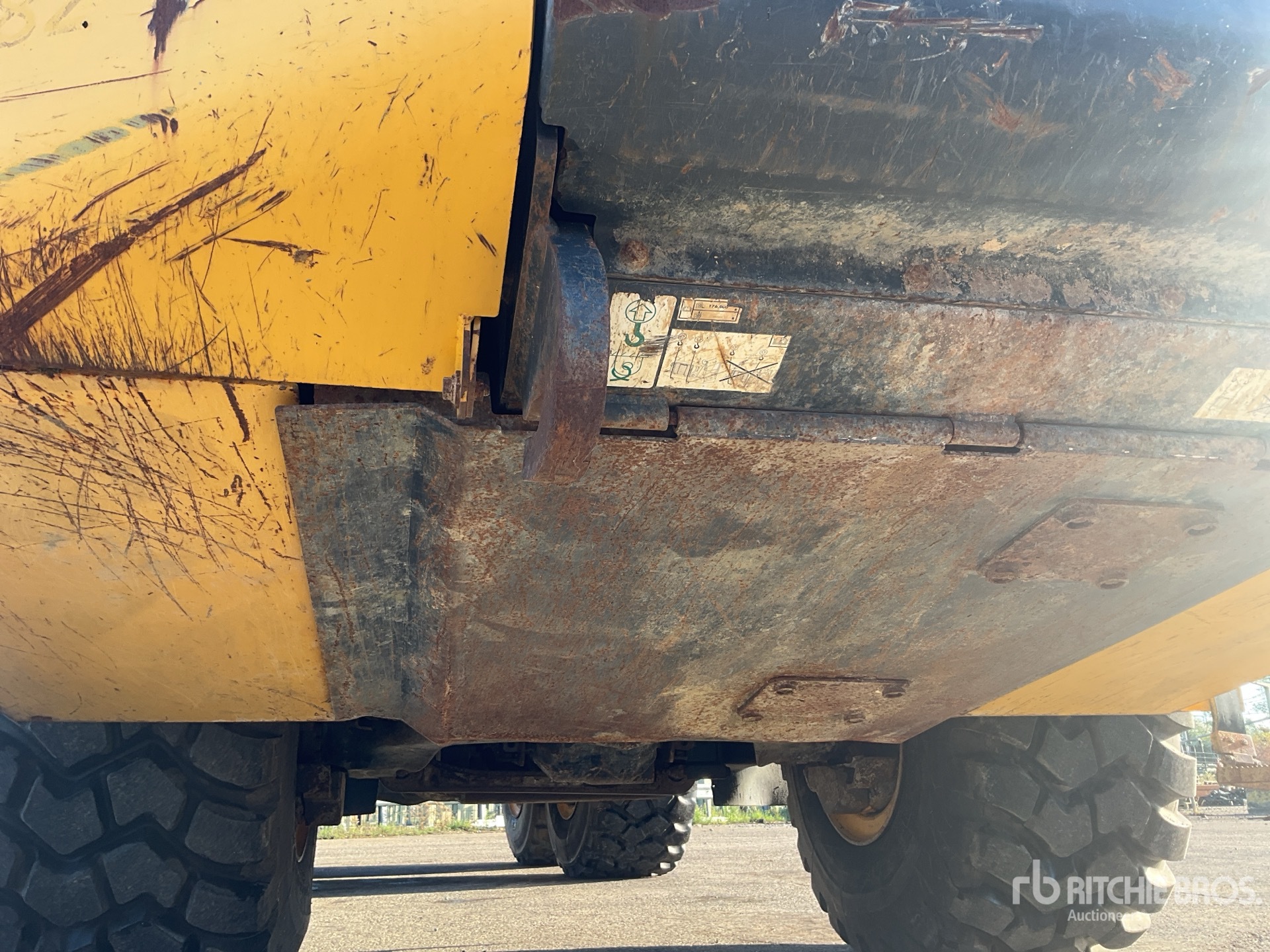 2015 Komatsu HM300-3