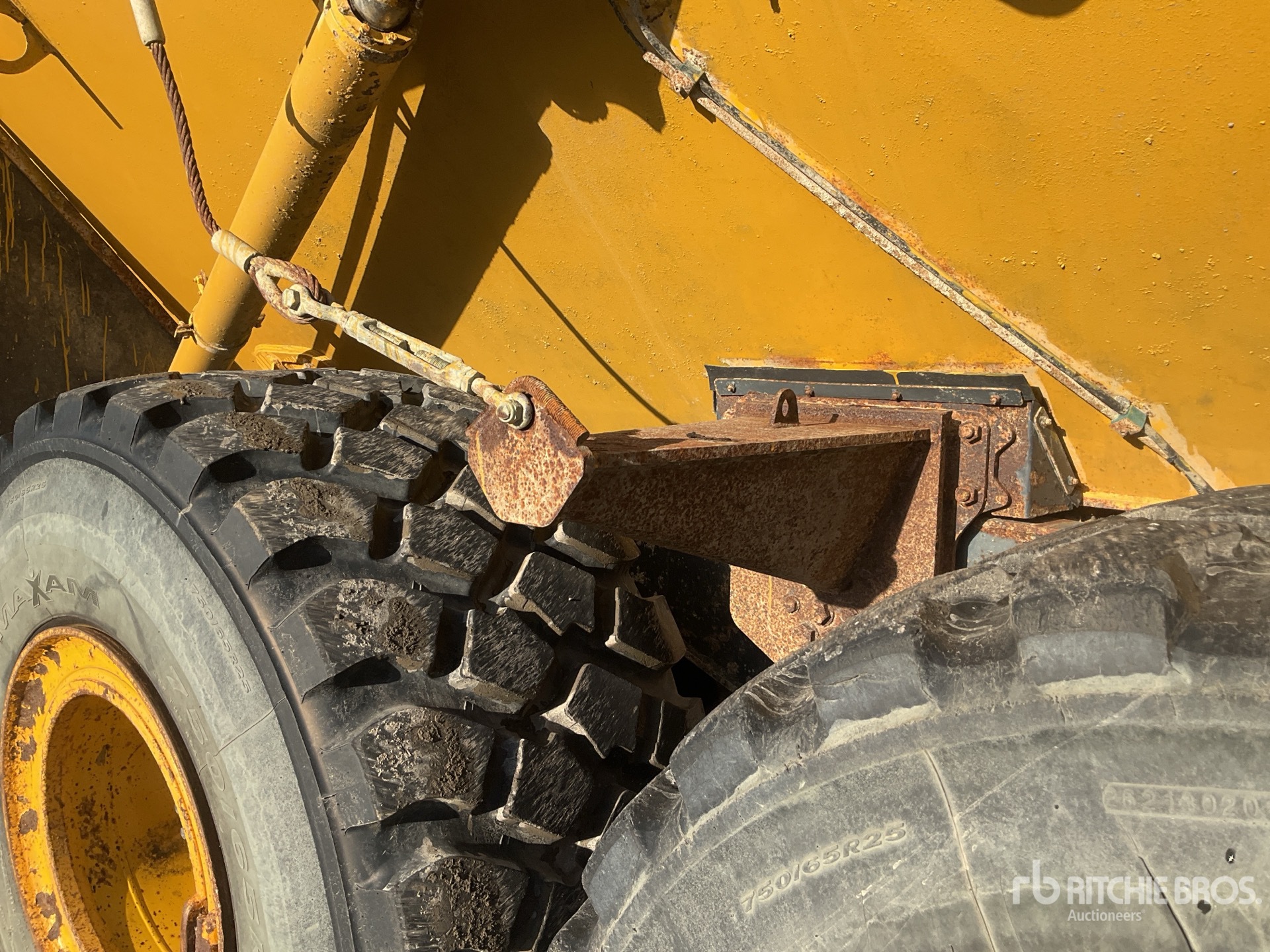 2015 Komatsu HM300-3