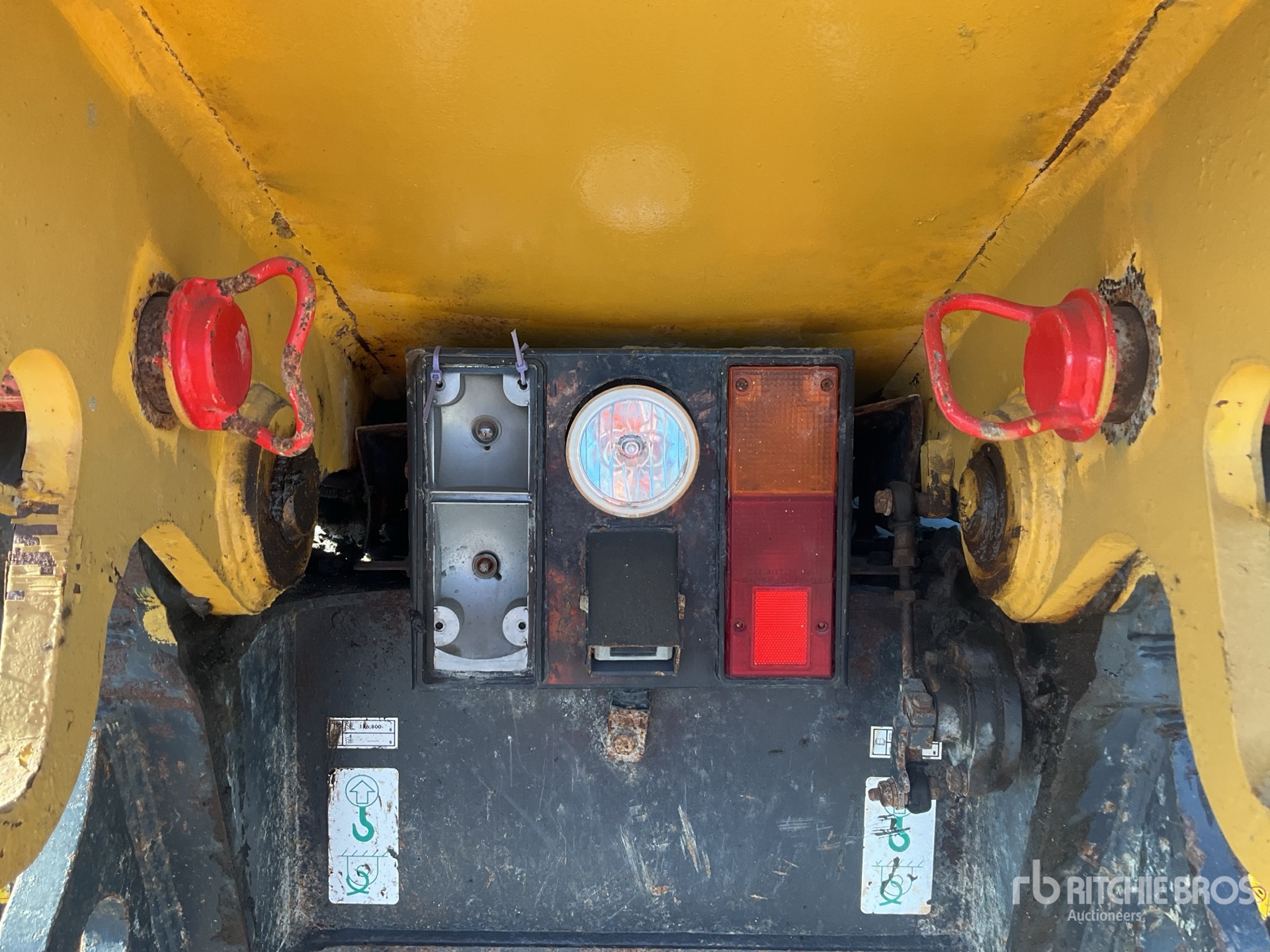 2015 Komatsu HM300-3