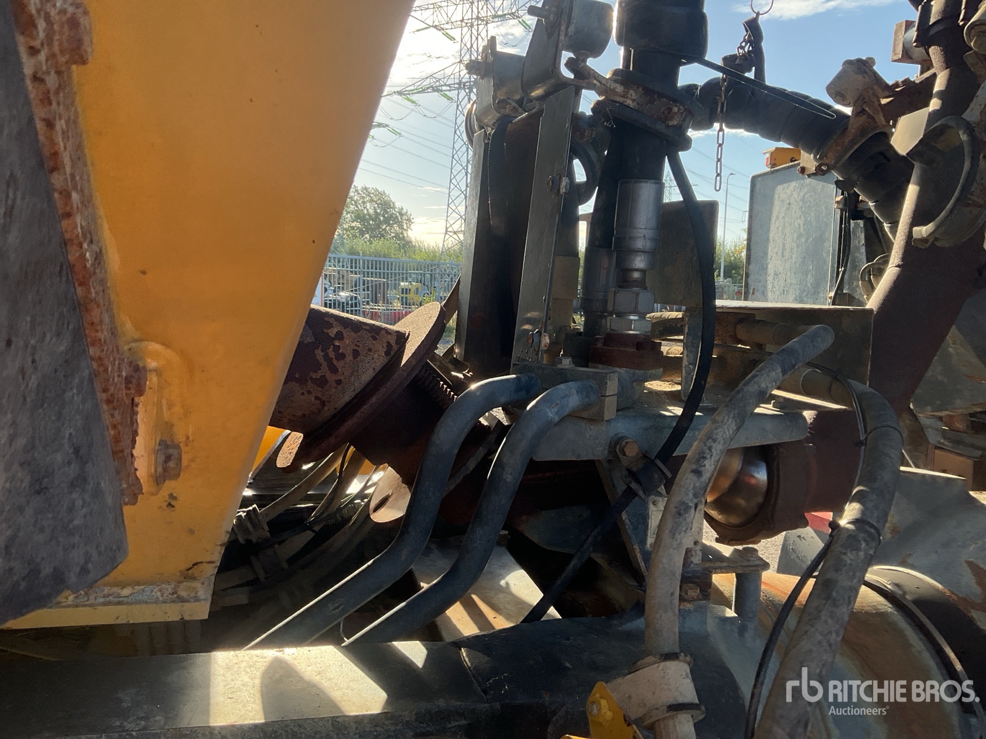 2015 Komatsu HM300-3