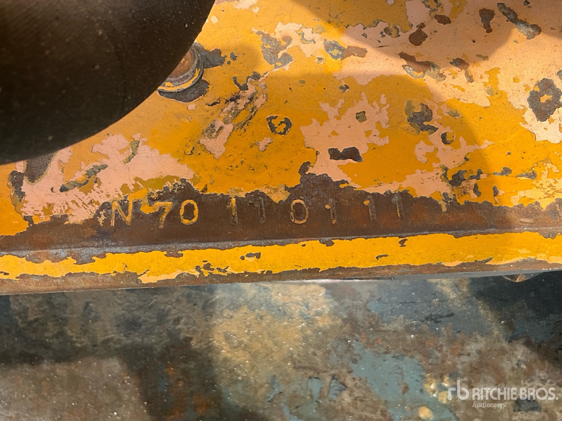 2004 Hyundai 250LC-7