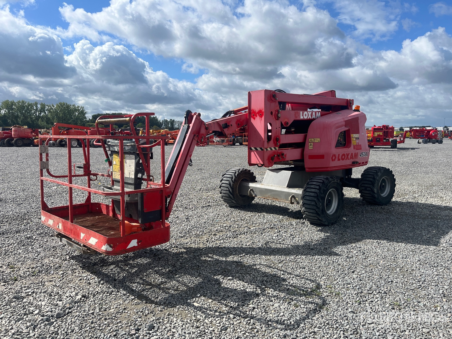2017 JLG 450AJ