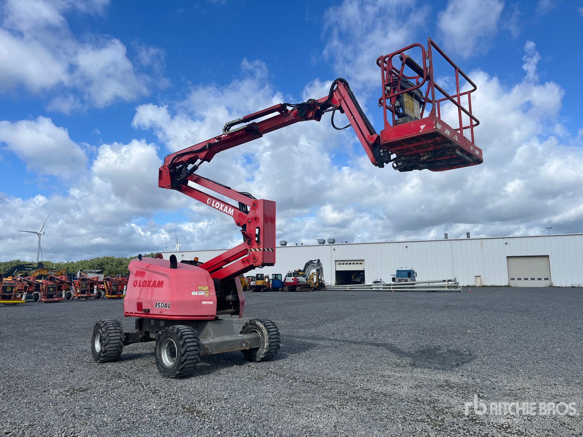2017 JLG 450AJ
