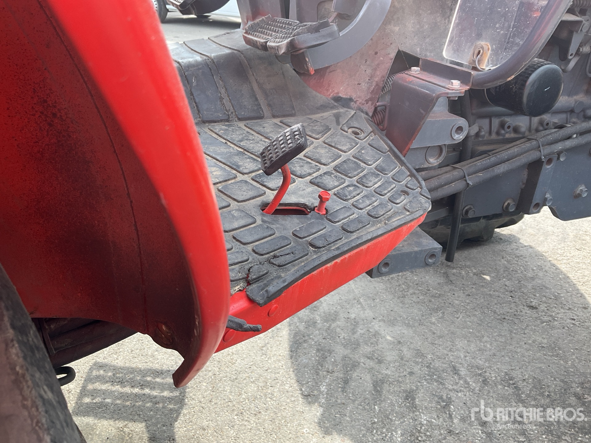 Kubota M9540
