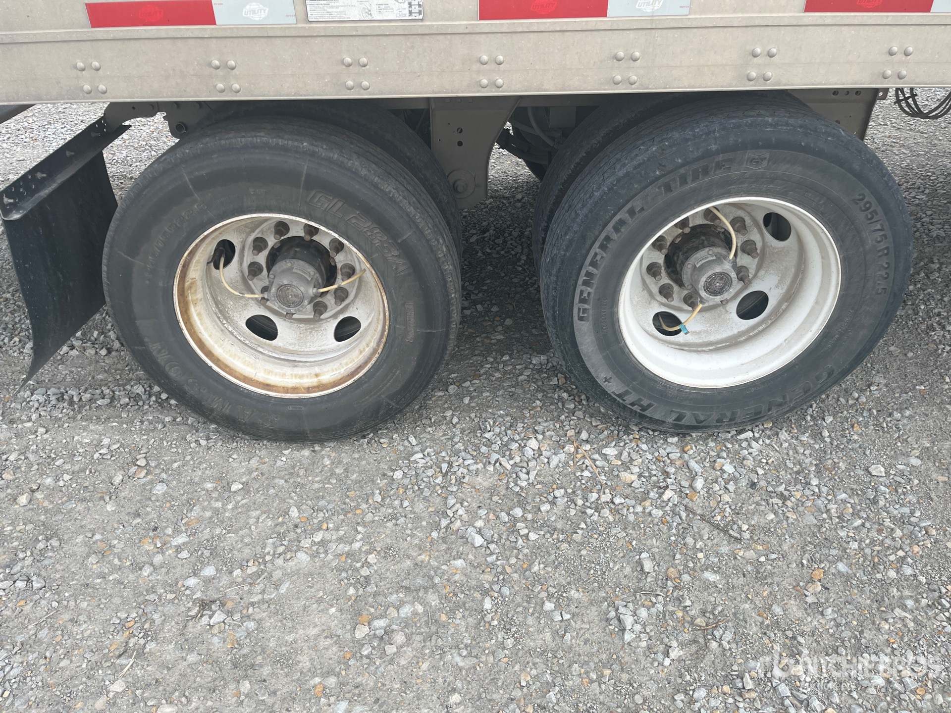 2023 Utility 53 ft x 102 in T/A