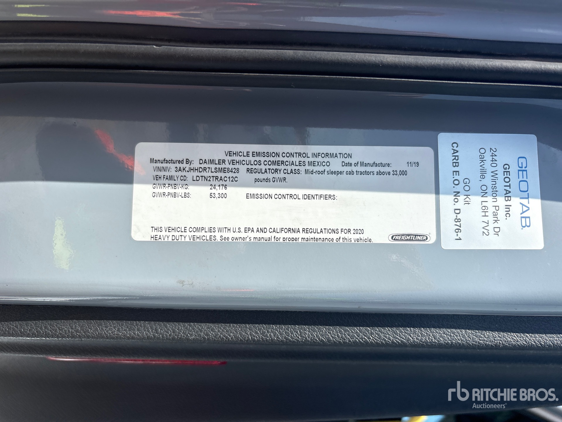 2020 Freightliner CASCADIA 126