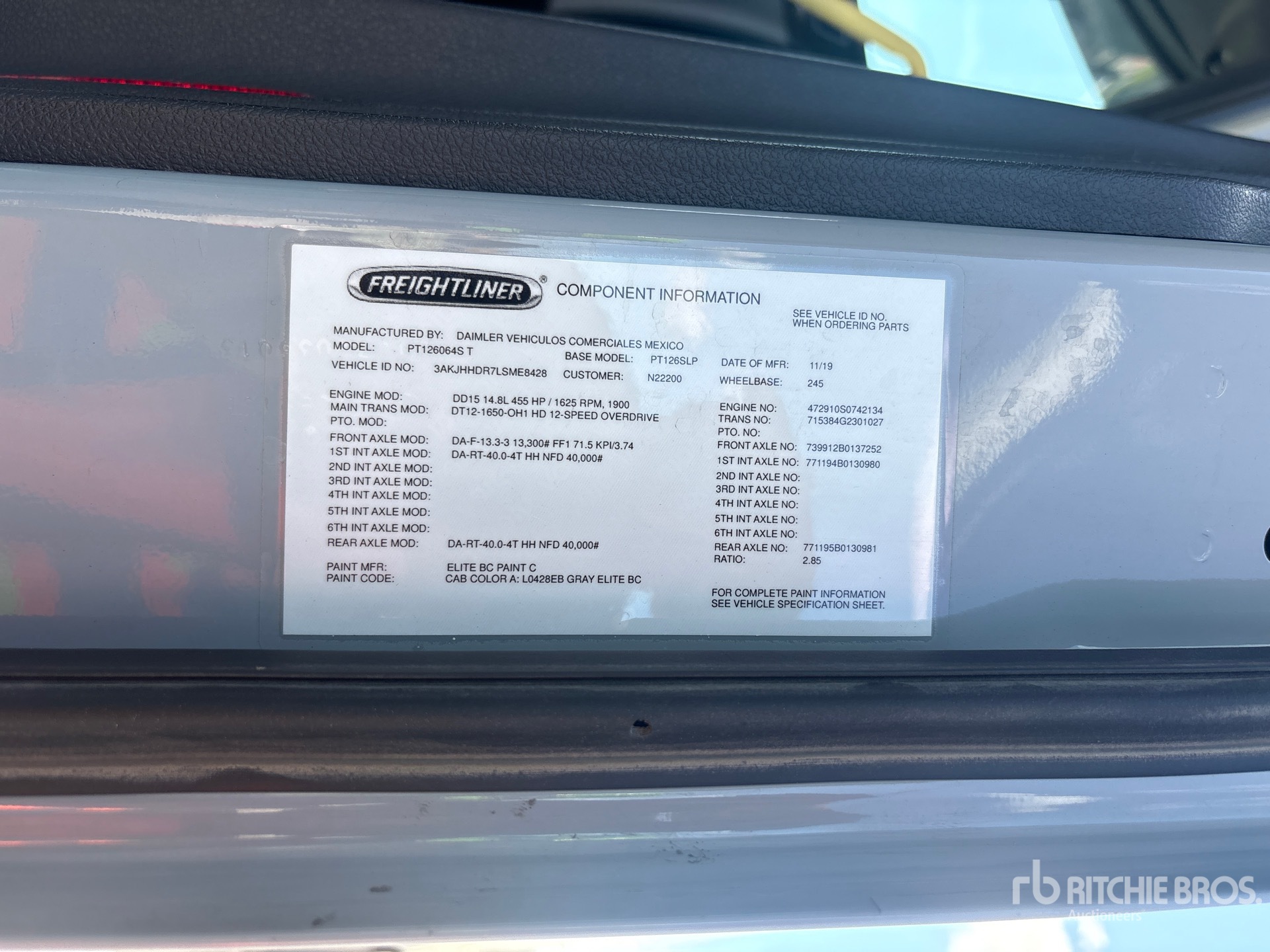 2020 Freightliner CASCADIA 126