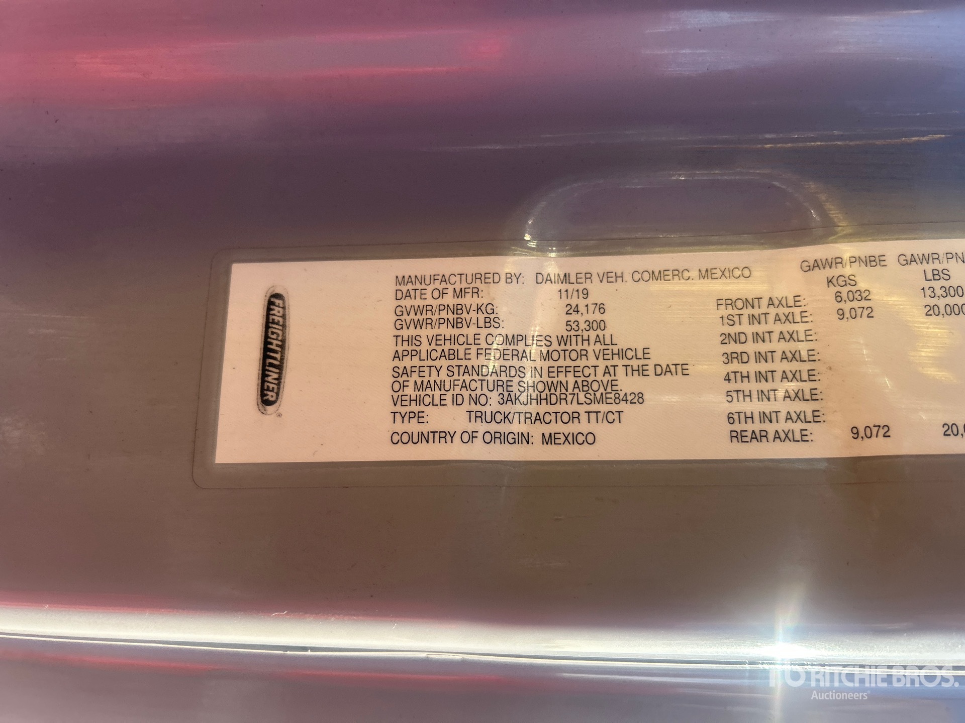 2020 Freightliner CASCADIA 126