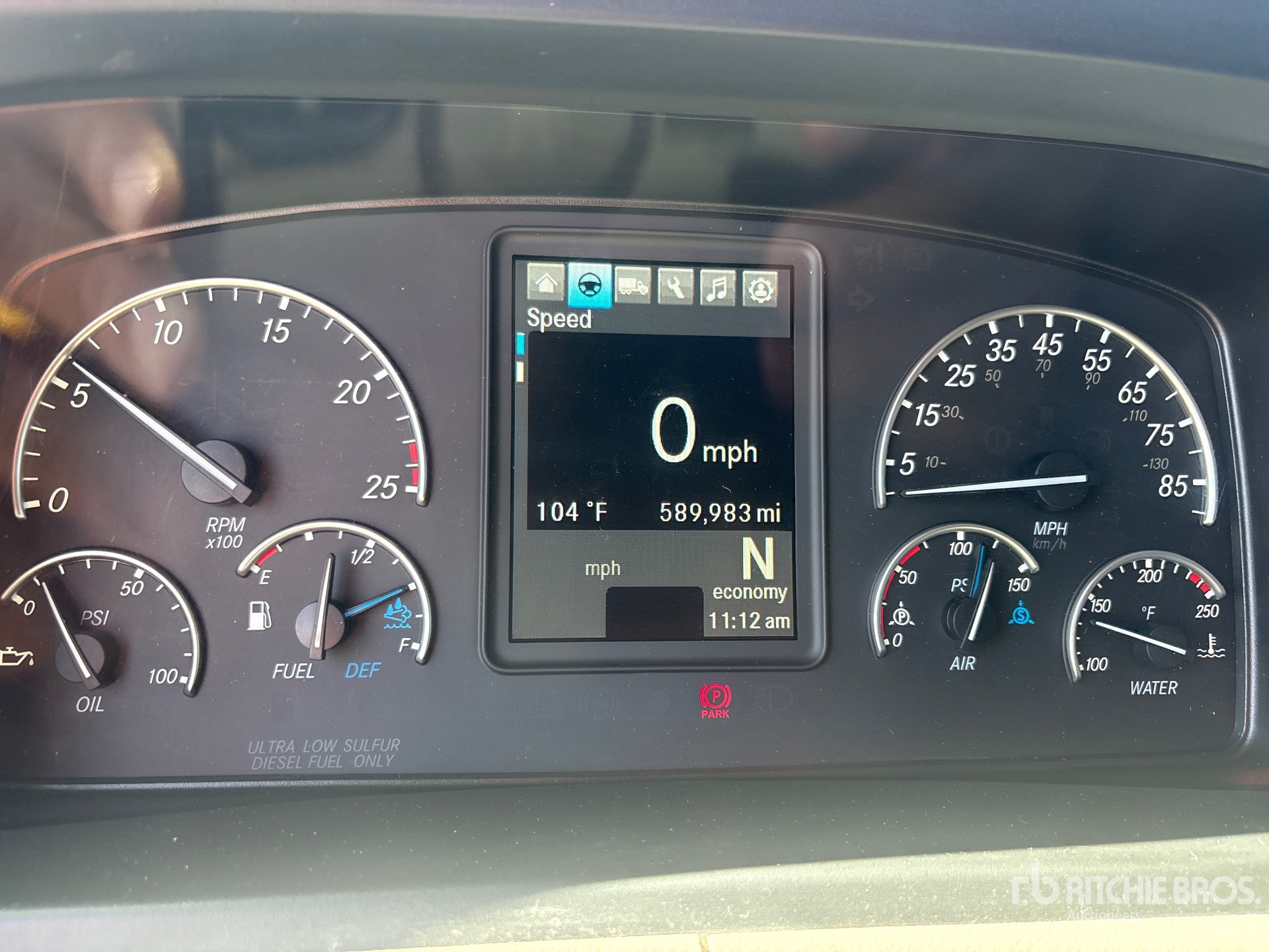 2020 Freightliner CASCADIA 126
