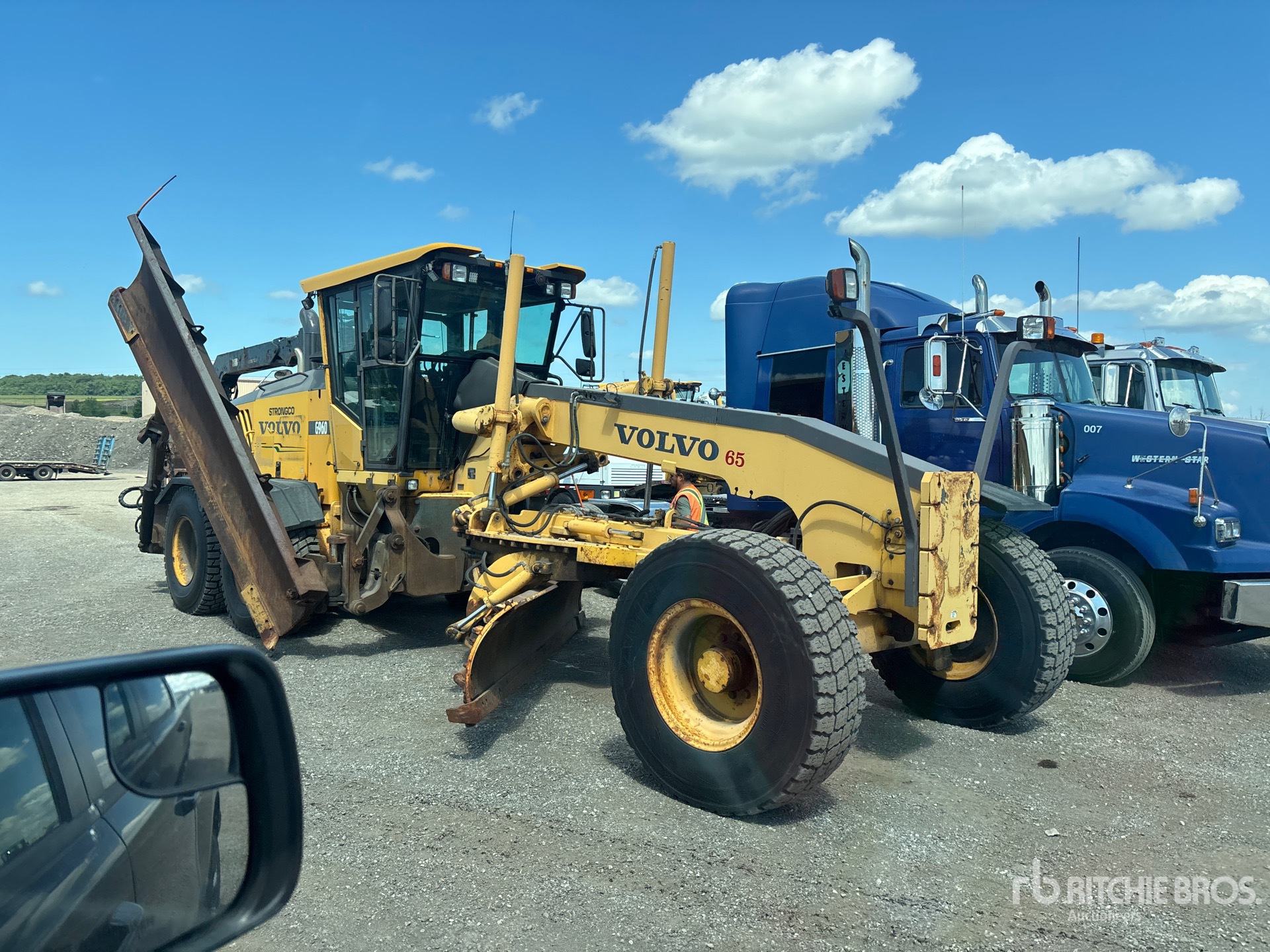 Photo of 2010 Volvo G960