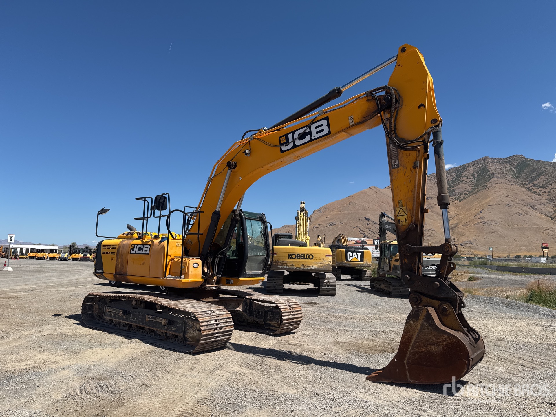 2017 JCB JS220