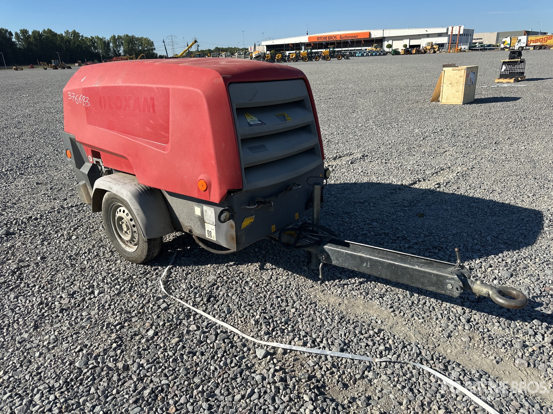 General Appearance with Picture, Right Front Corner