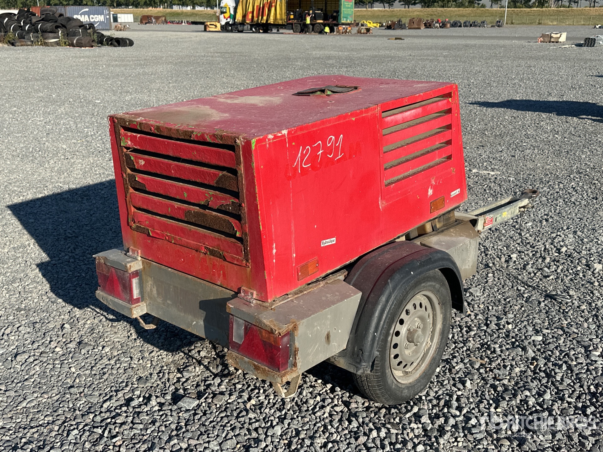 General Appearance with Picture, Right Rear Corner