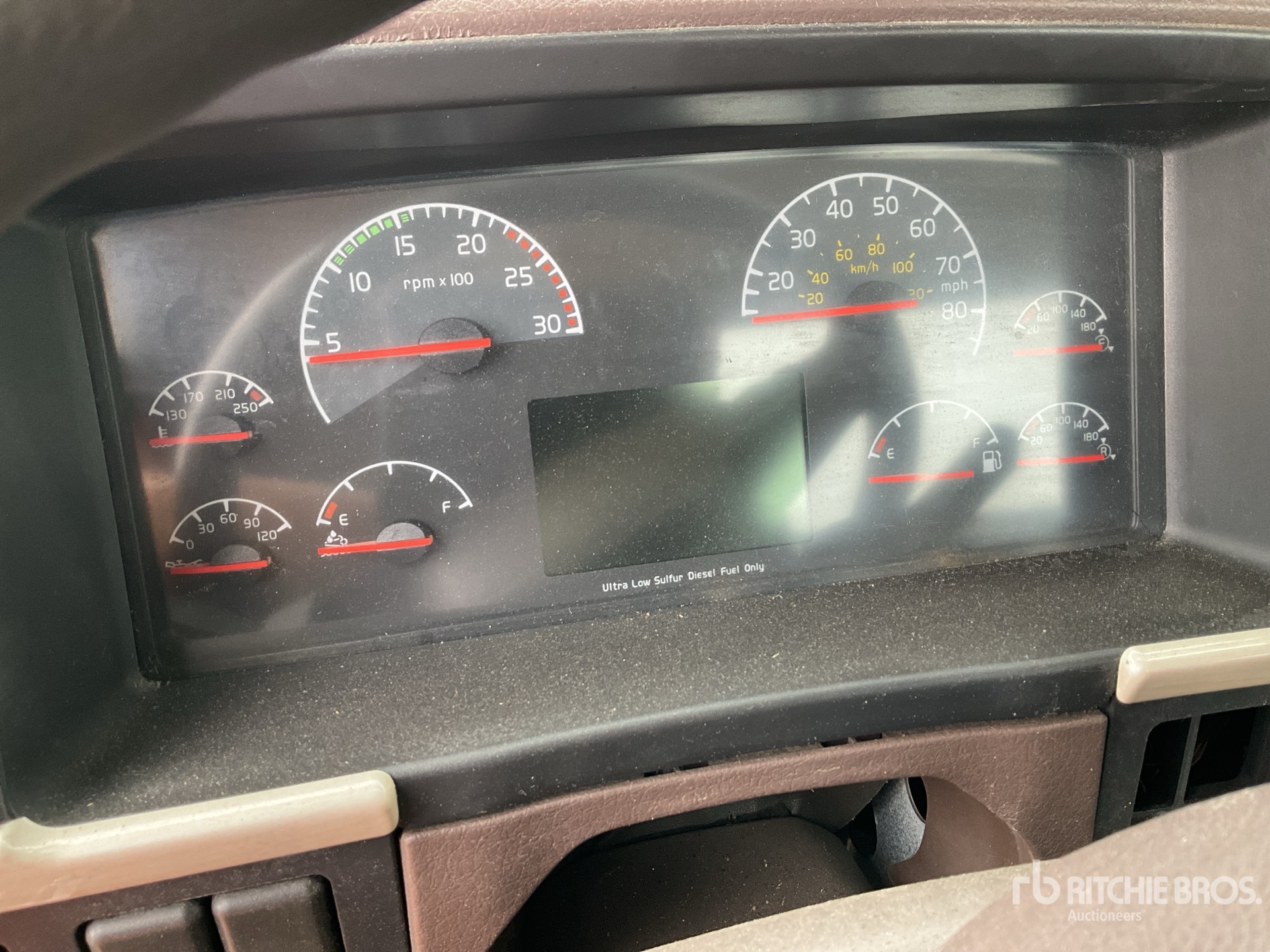 2016 Volvo VNM