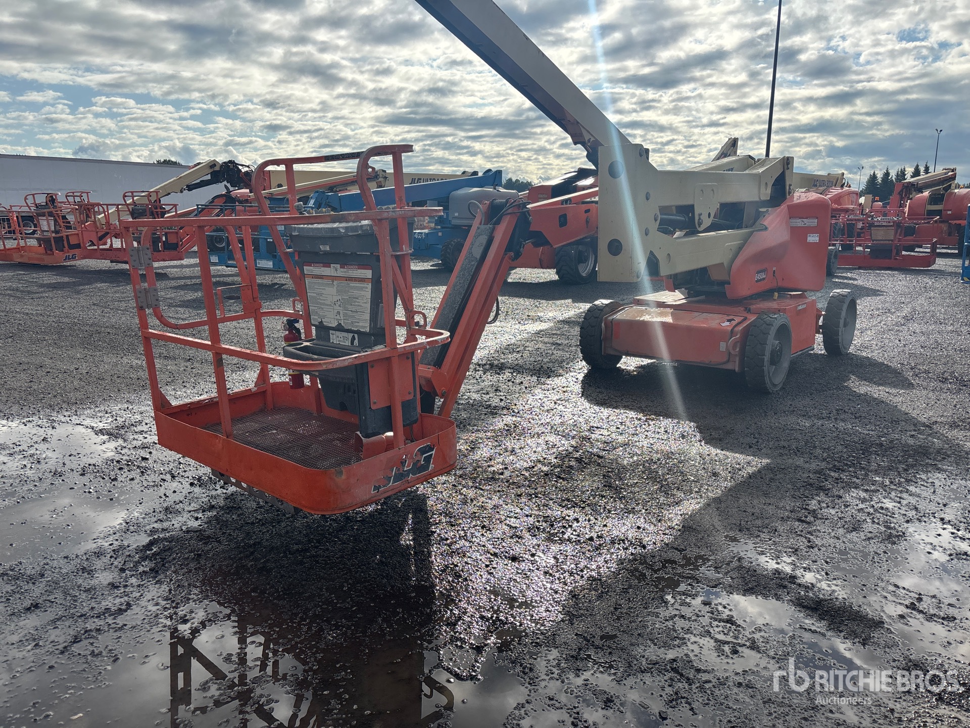 Photo of 2015 JLG E450AJ