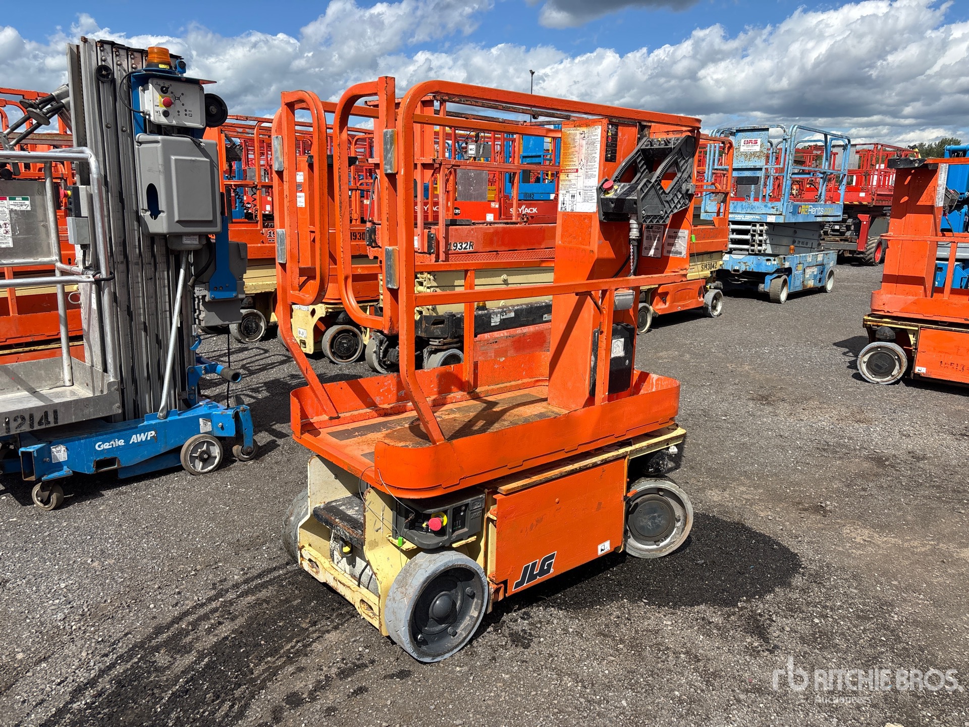 2016 JLG 1230ES