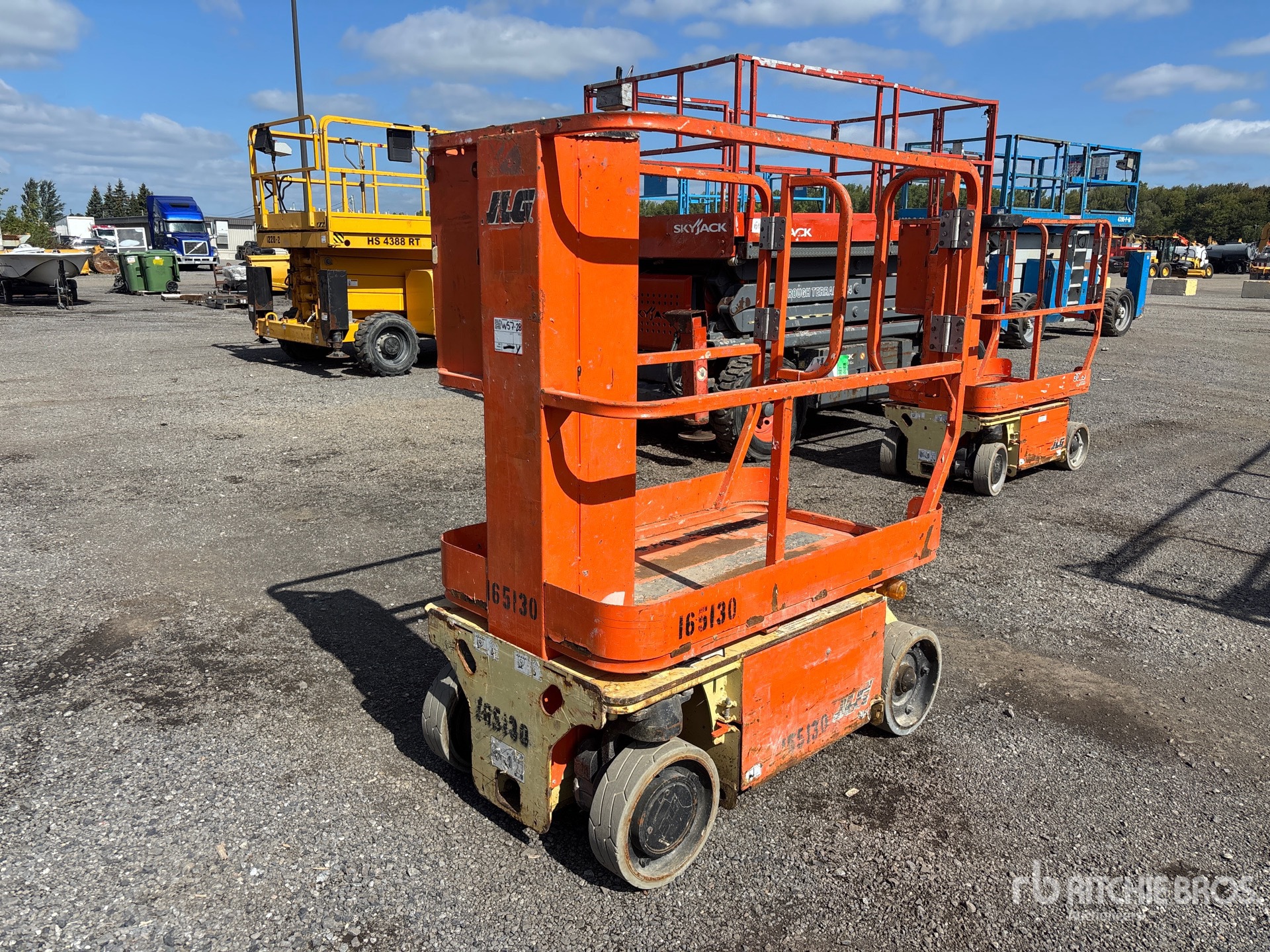 Photo of 2016 JLG 1230ES