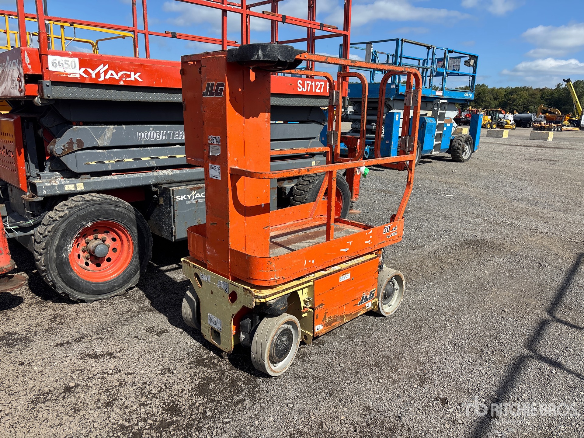Photo of 2016 JLG 1230ES
