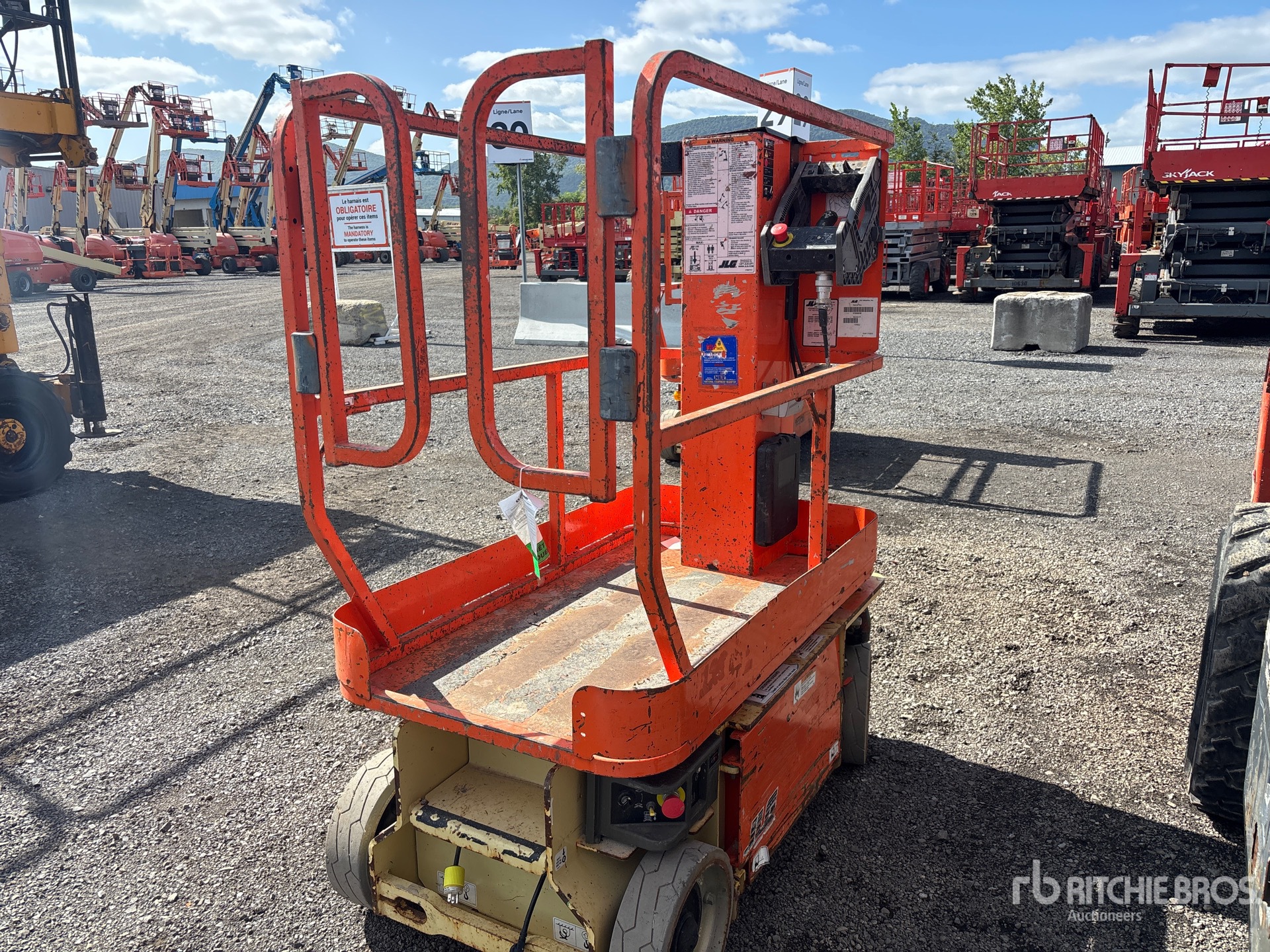 2016 JLG 1230ES
