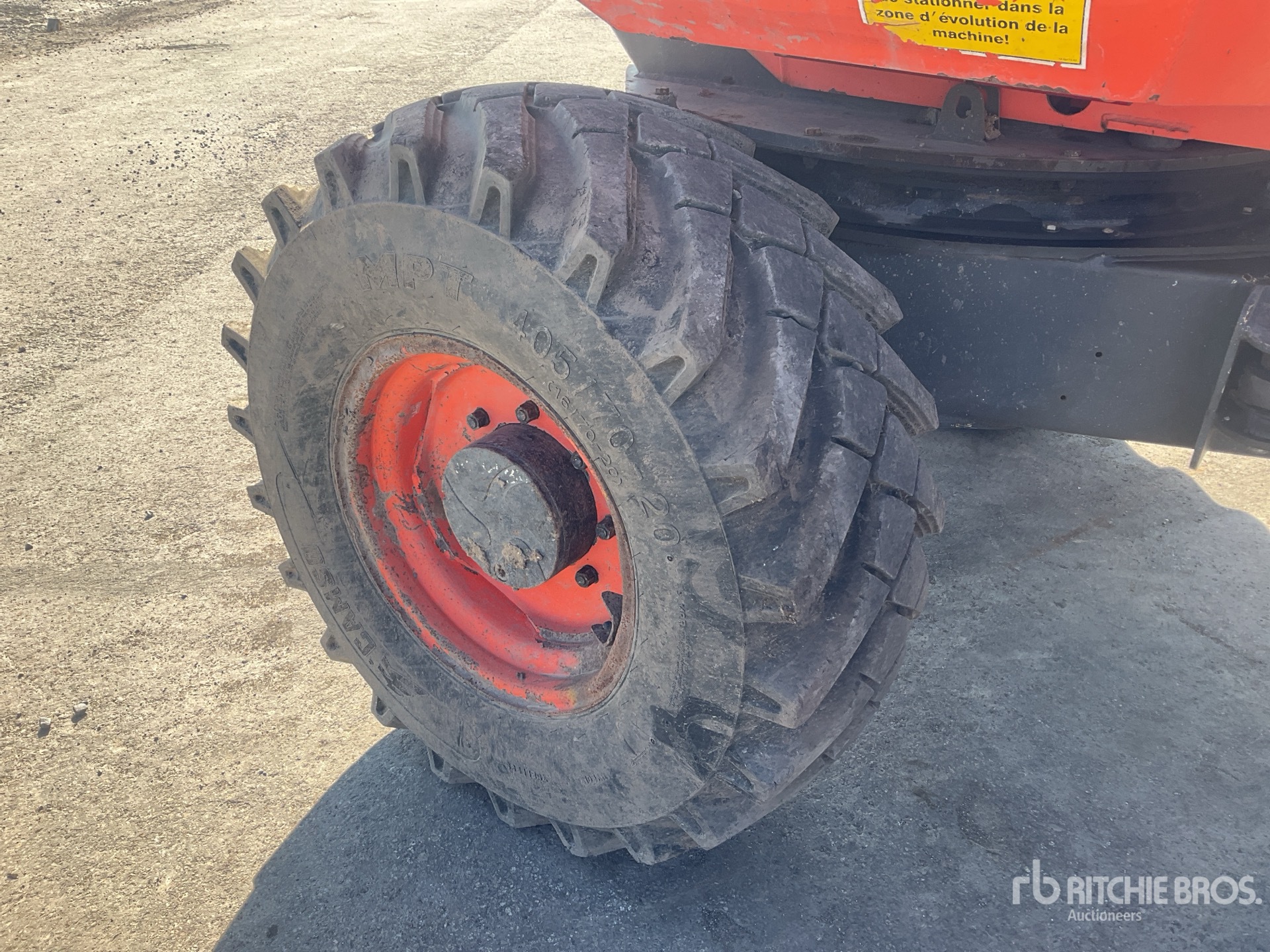 2017 Ausa D600APG