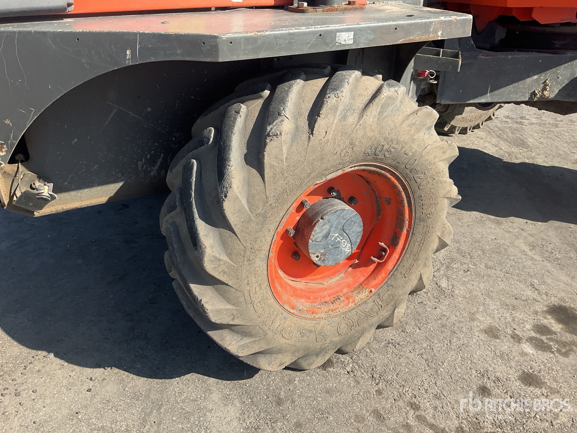 2017 Ausa D600APG