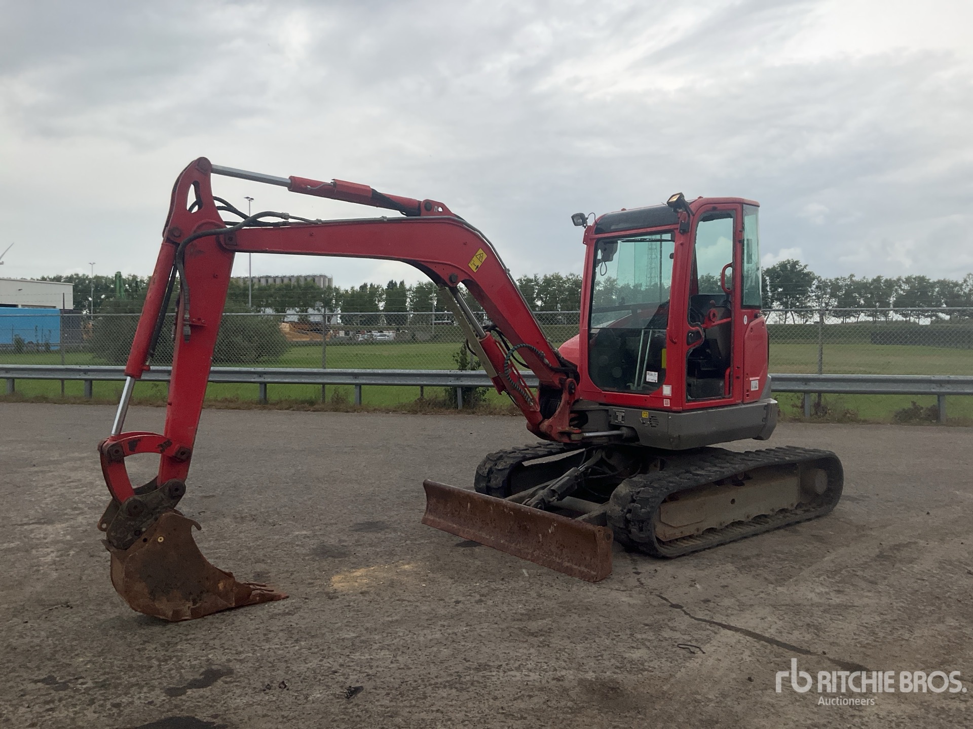 Photo of 2019 Volvo ECR50D