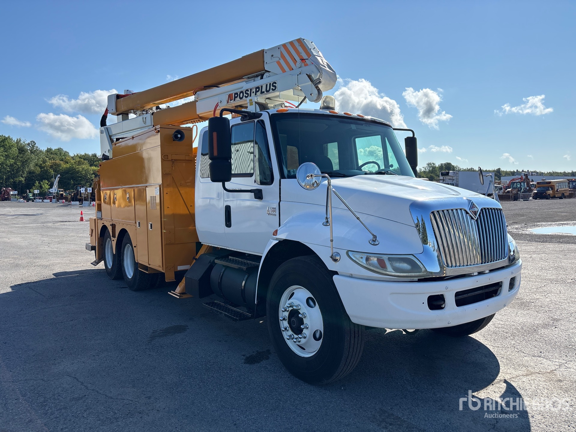 2004 International 4400