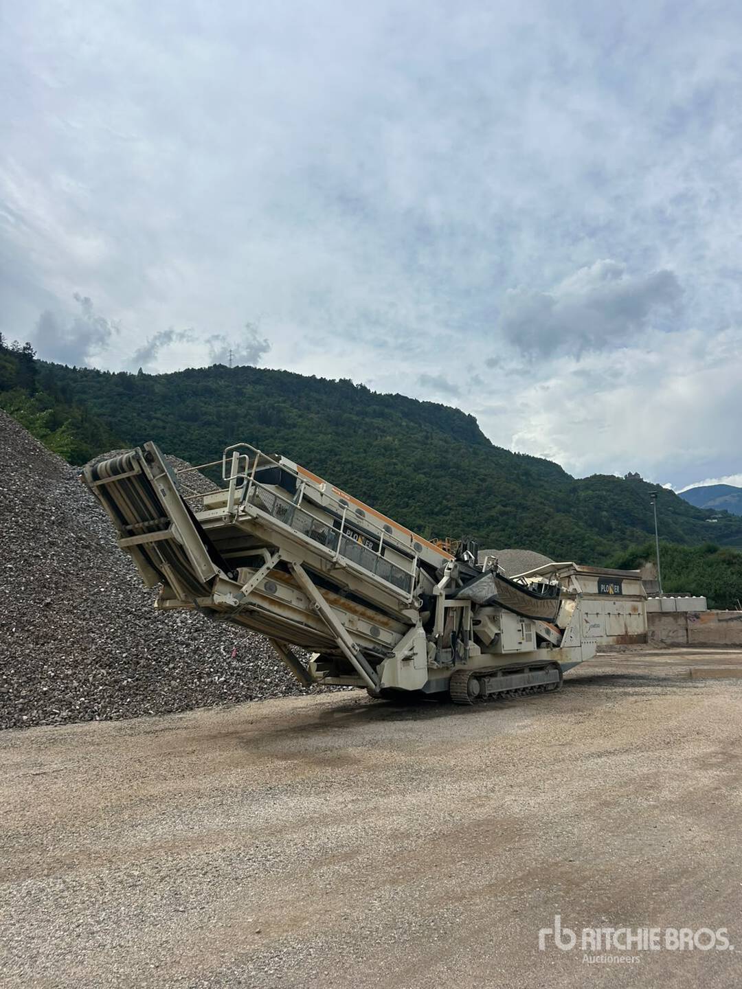 2003 Metso LOKOTRACK ST352