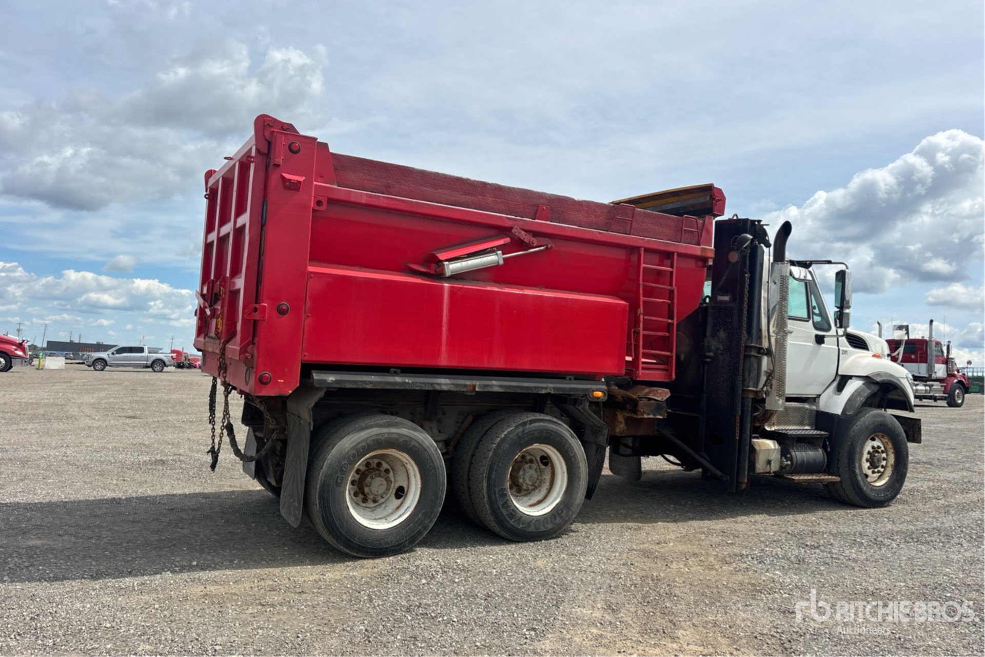 2011 International WORKSTAR 7600