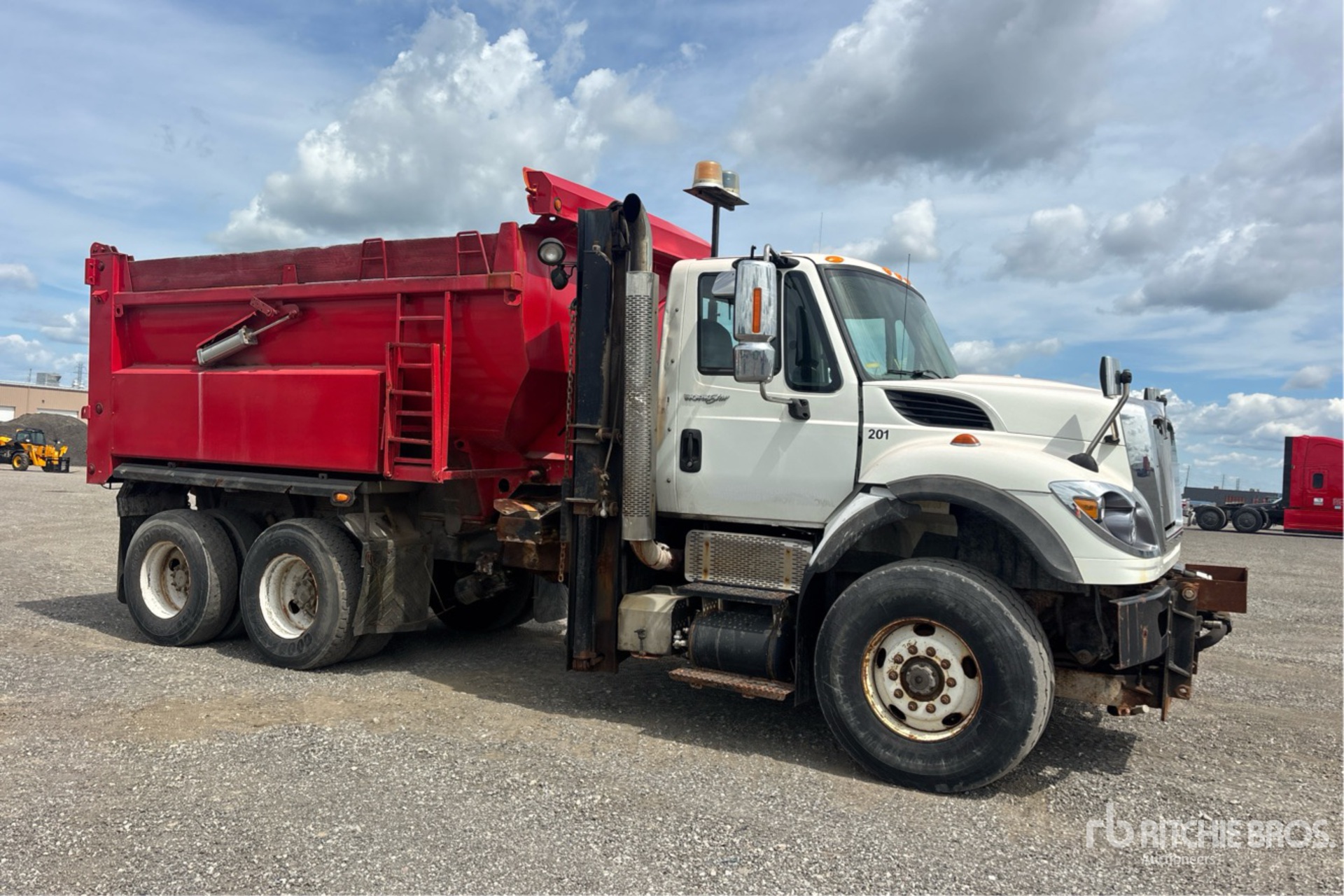 2011 International WORKSTAR 7600