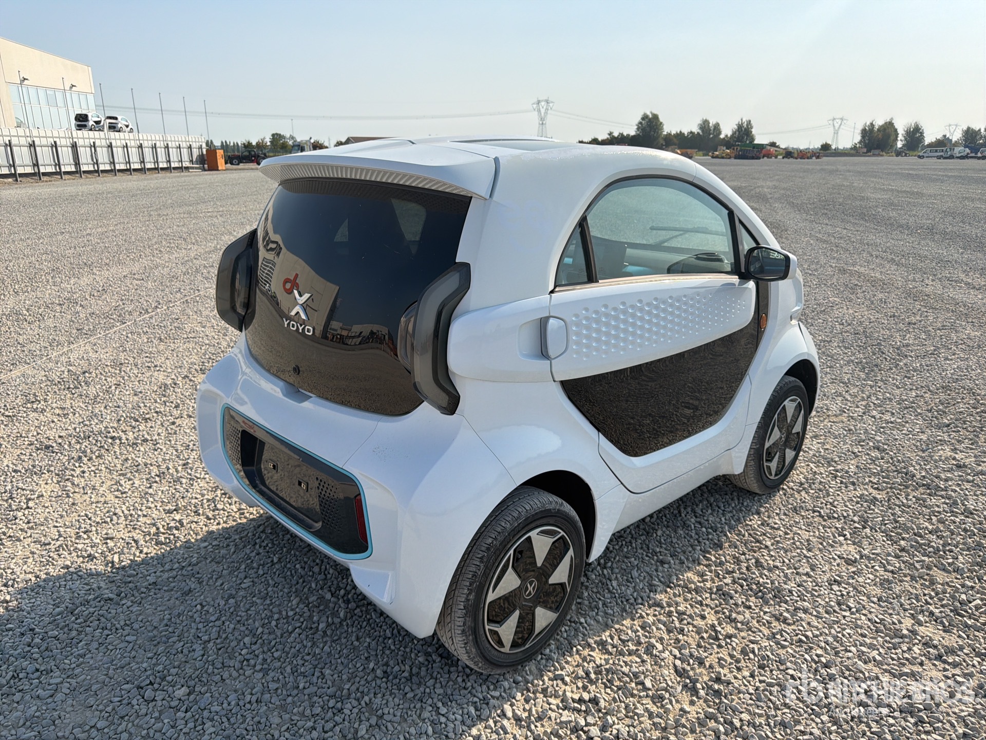 General Appearance with Picture, Right Rear Corner
