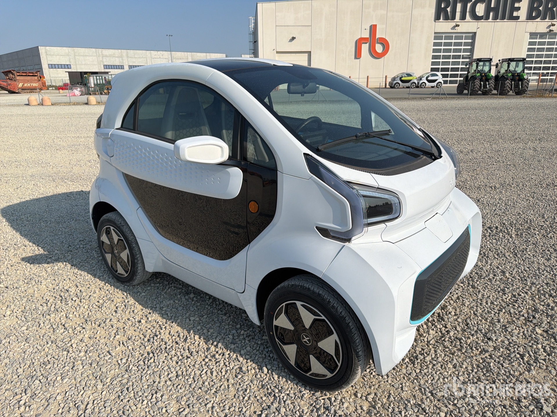 General Appearance with Picture, Right Front Corner