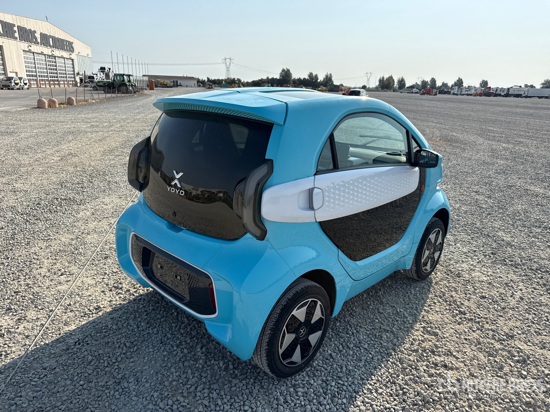General Appearance with Picture, Right Rear Corner