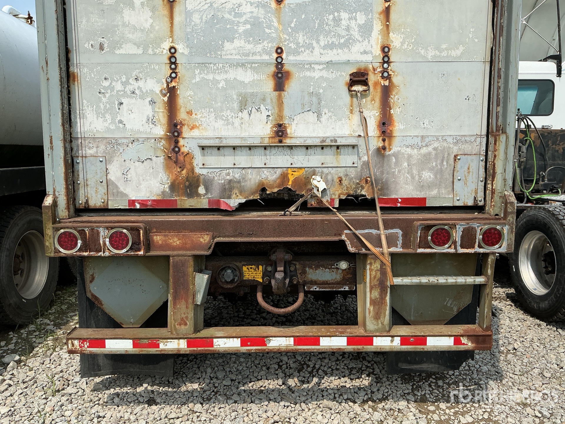 2003 Great Dane 28 FT S/A