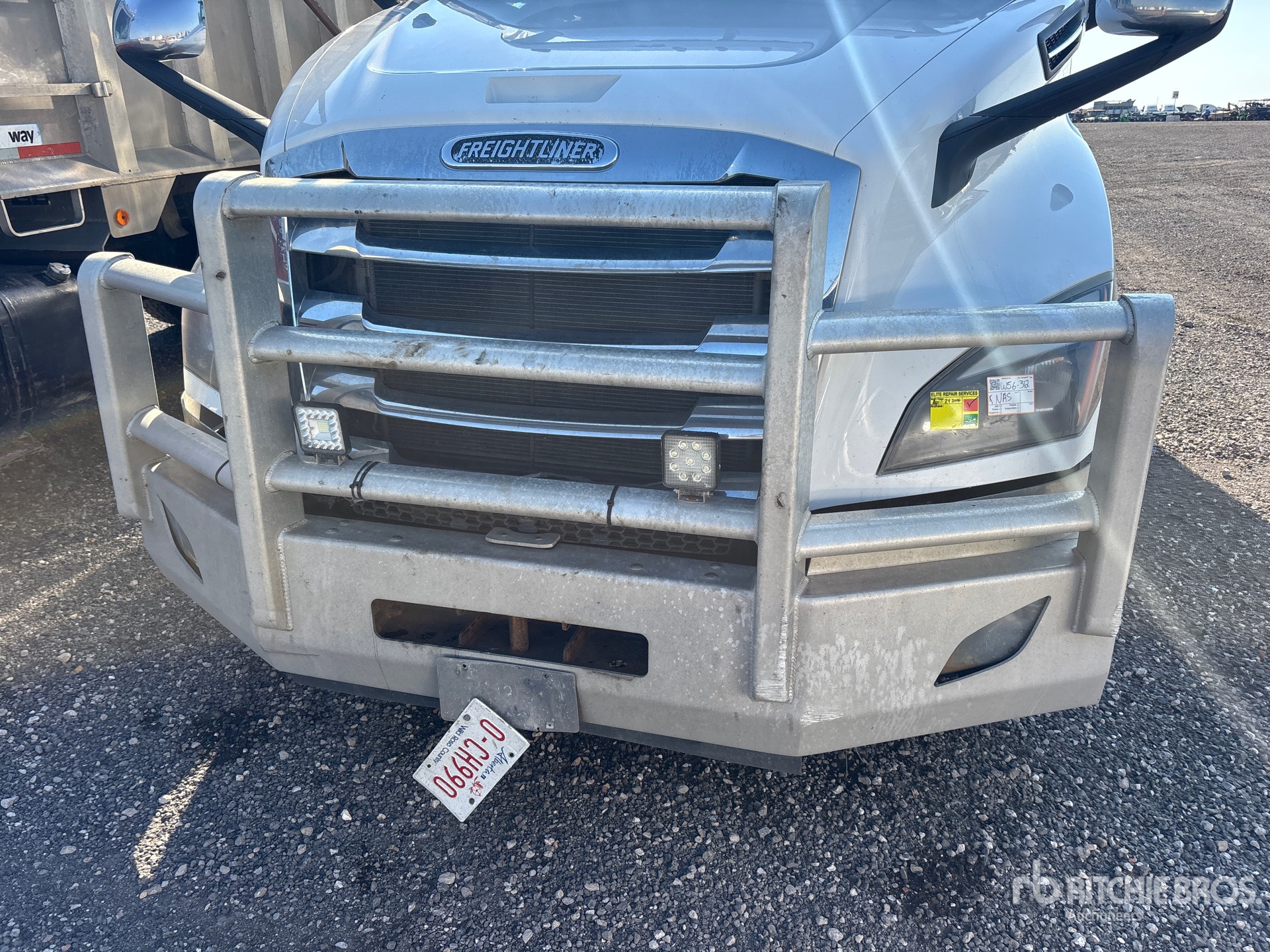 2021 Freightliner CASCADIA 126