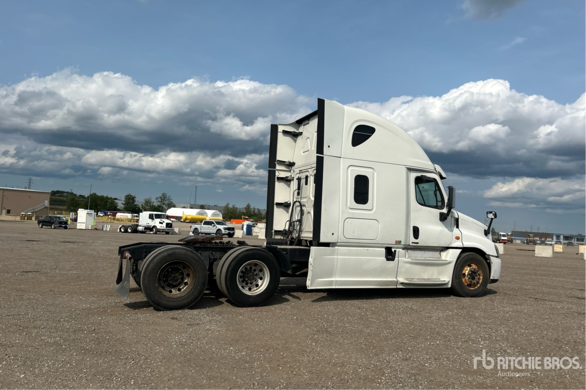 2015 Freightliner CASCADIA 125