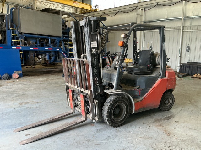 2019 Toyota 8FGU25 4500 lb Pneumatic Tire Forklift