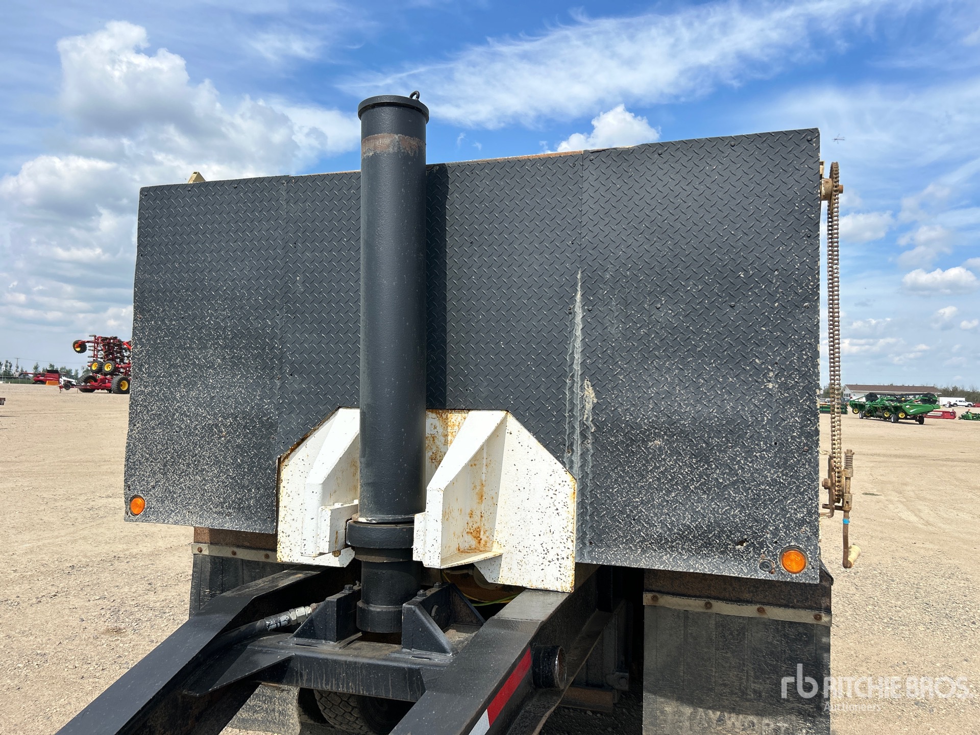 2008 Load Line 17 FT TRI/A