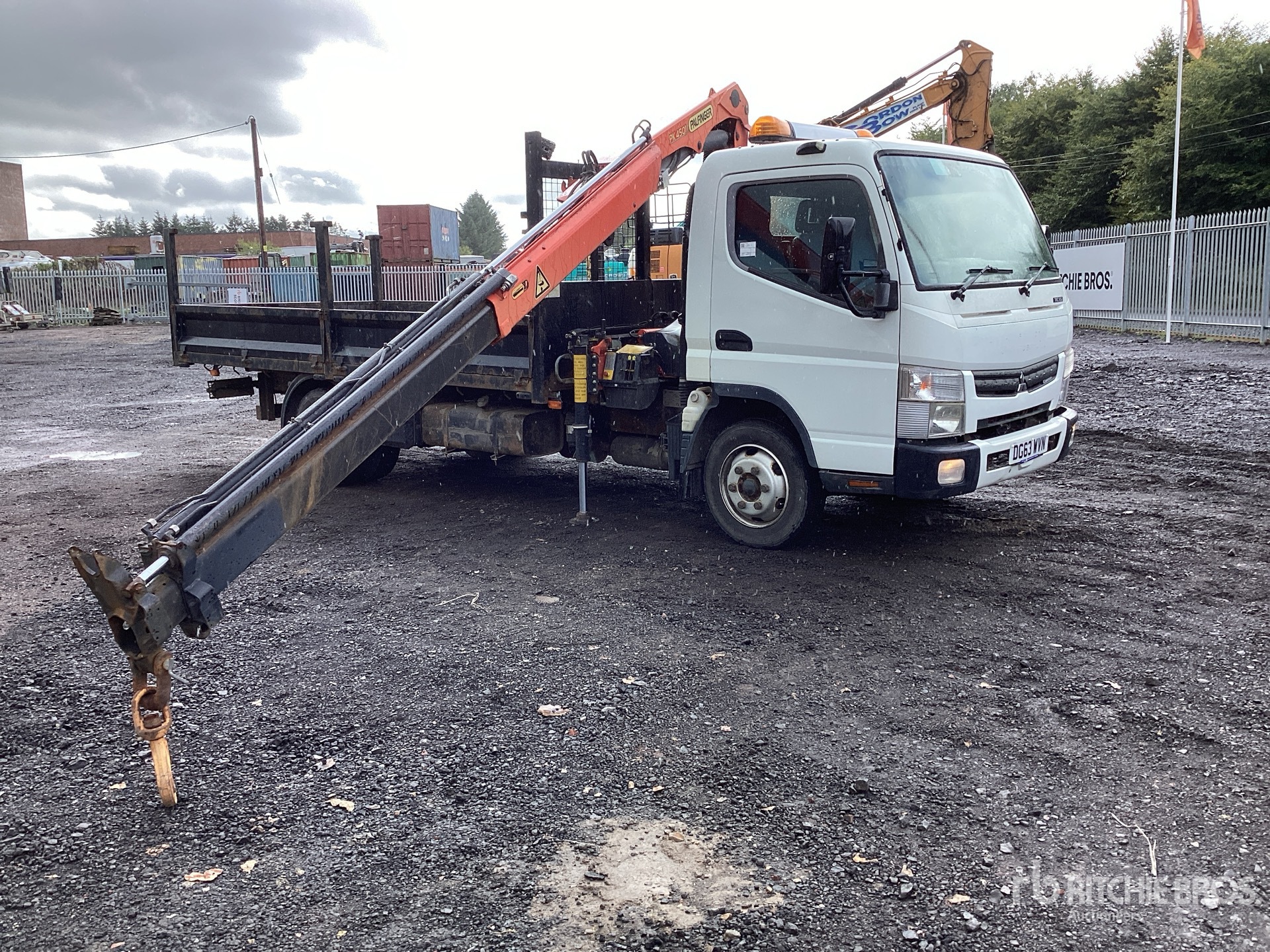 2013 Mitsubishi CANTER