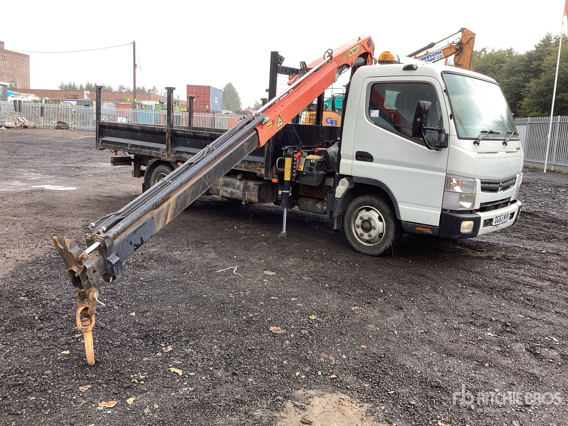 2013 Mitsubishi CANTER