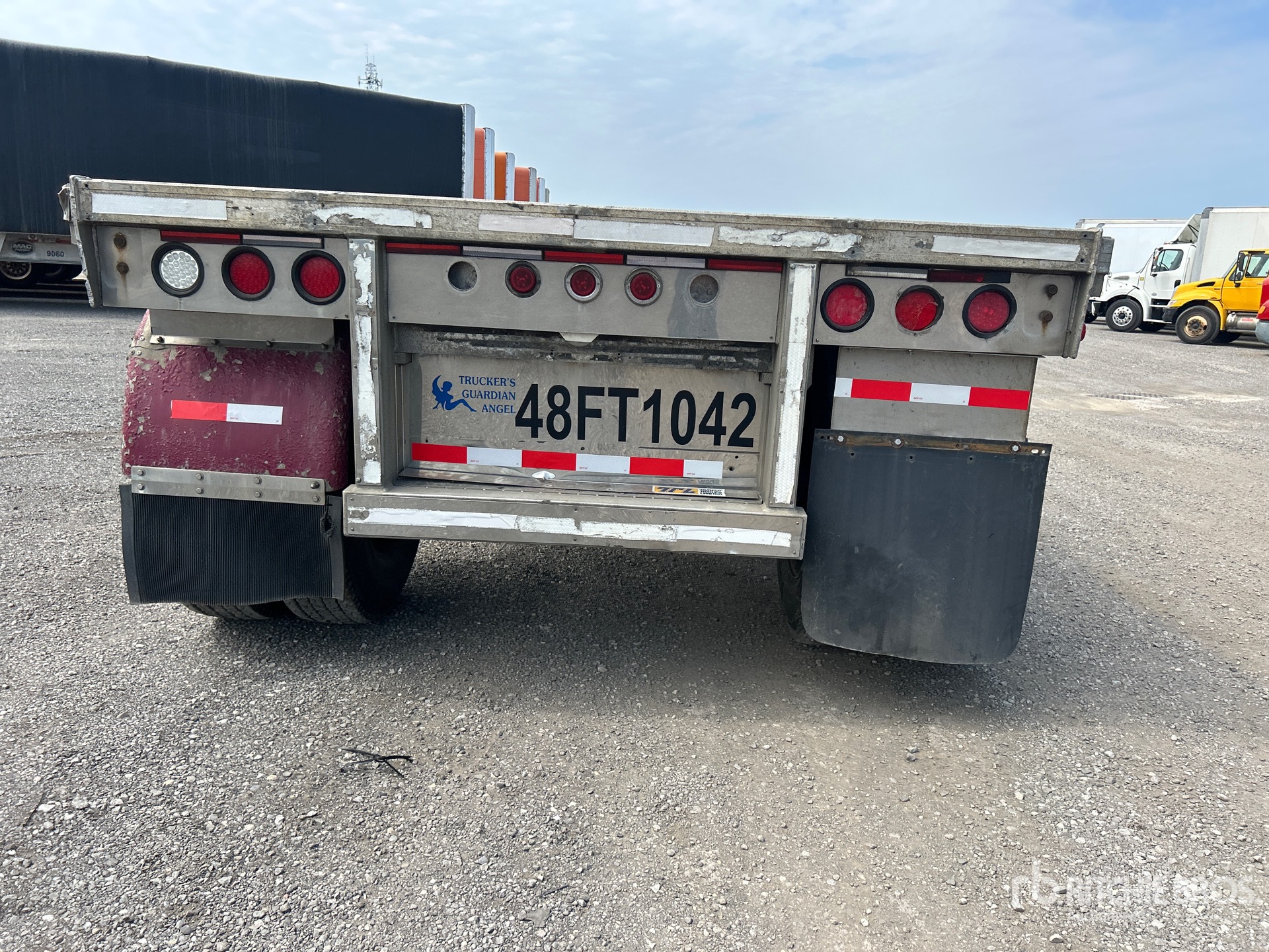 1999 Benson 48 ft T/A Spread Axle