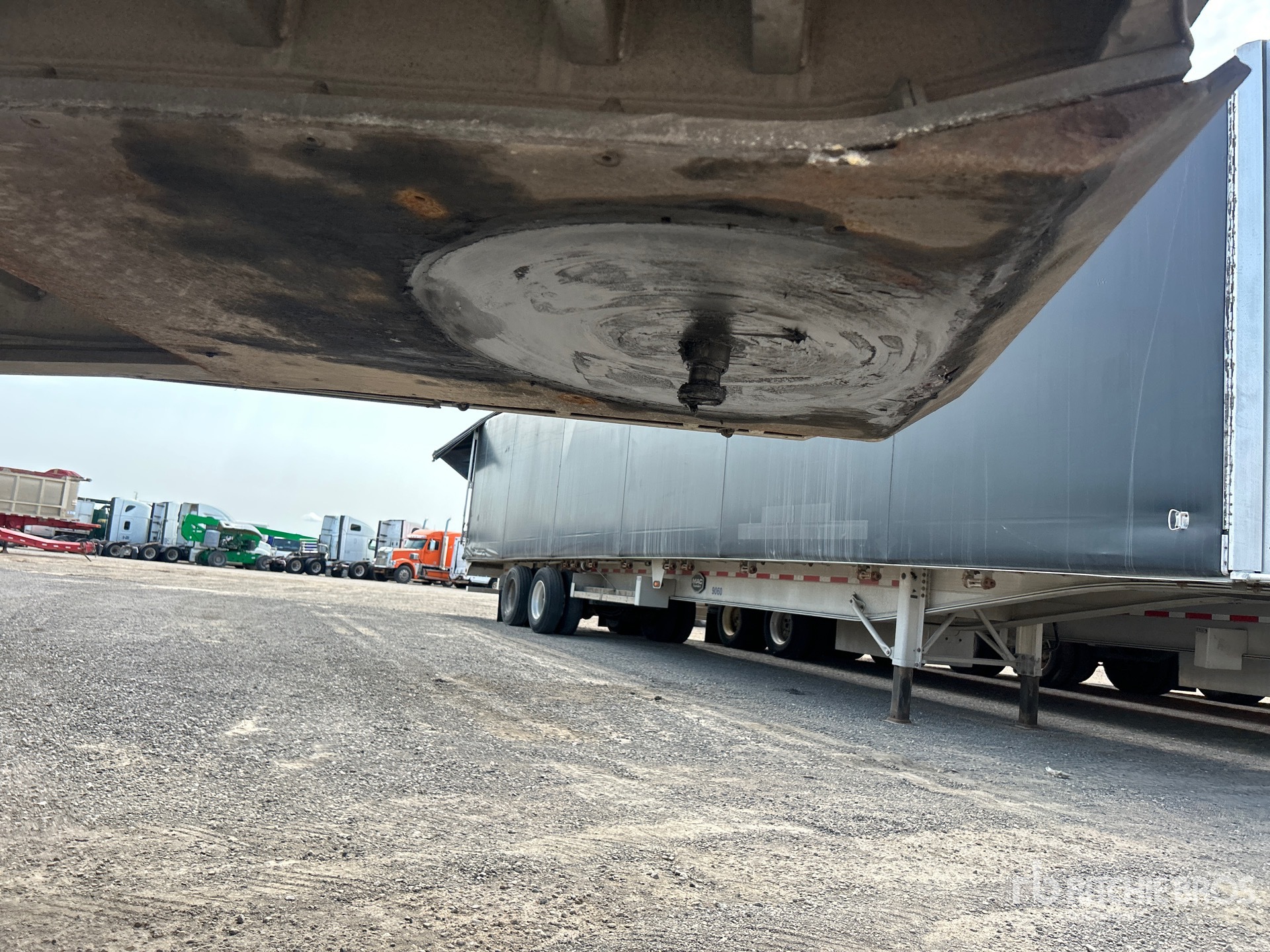 1999 Benson 48 ft T/A Spread Axle