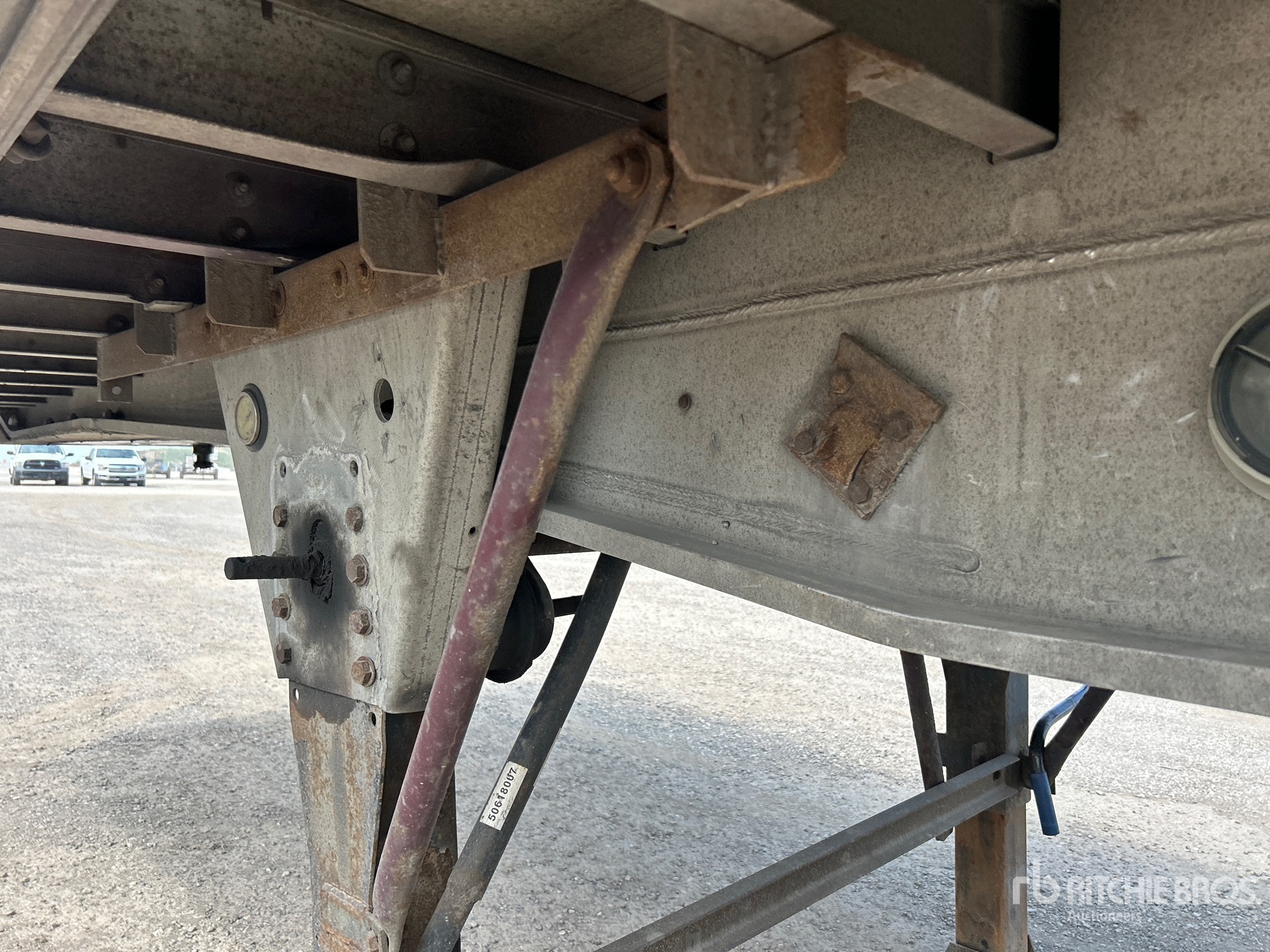1999 Benson 48 ft T/A Spread Axle