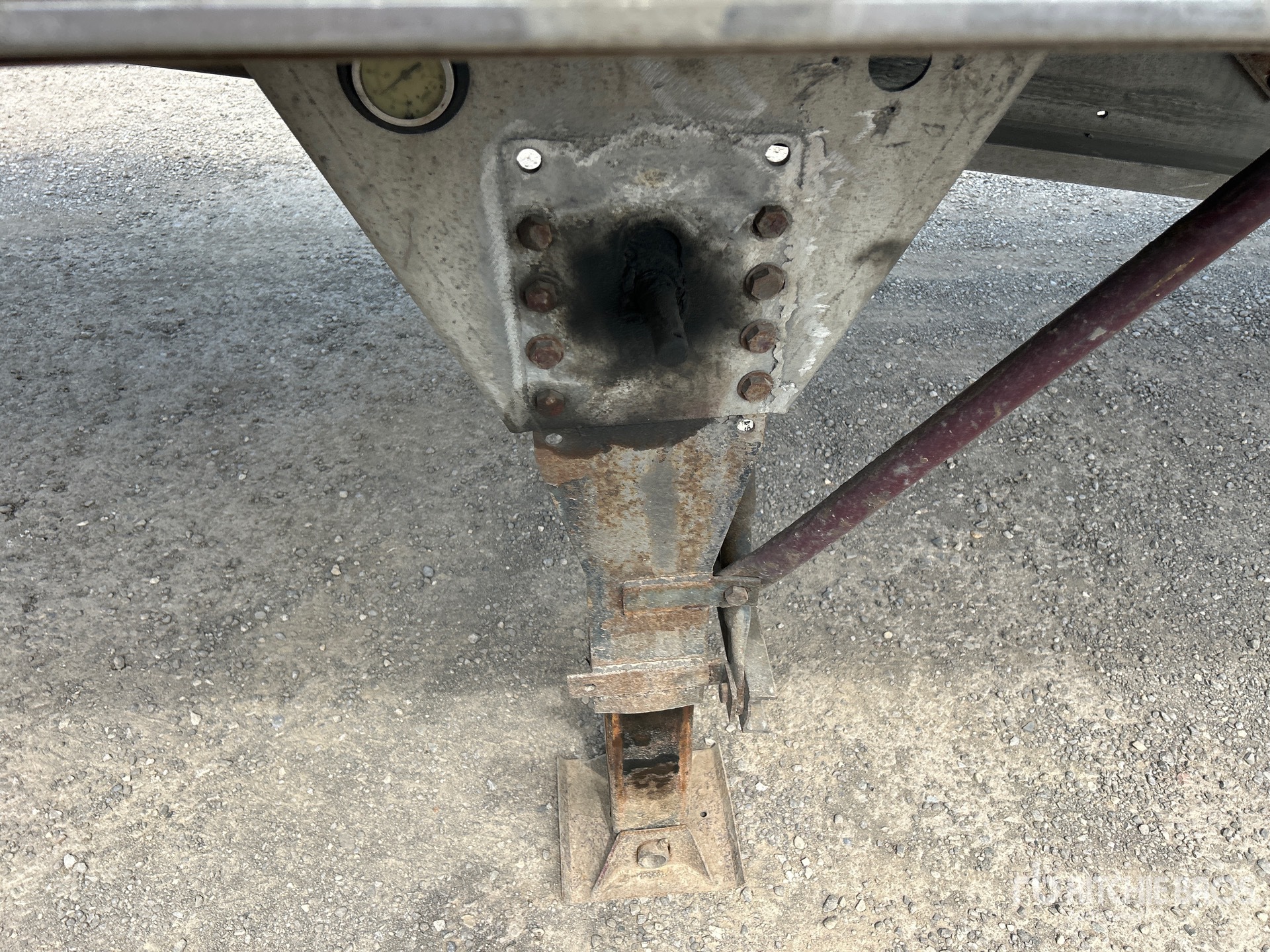 1999 Benson 48 ft T/A Spread Axle