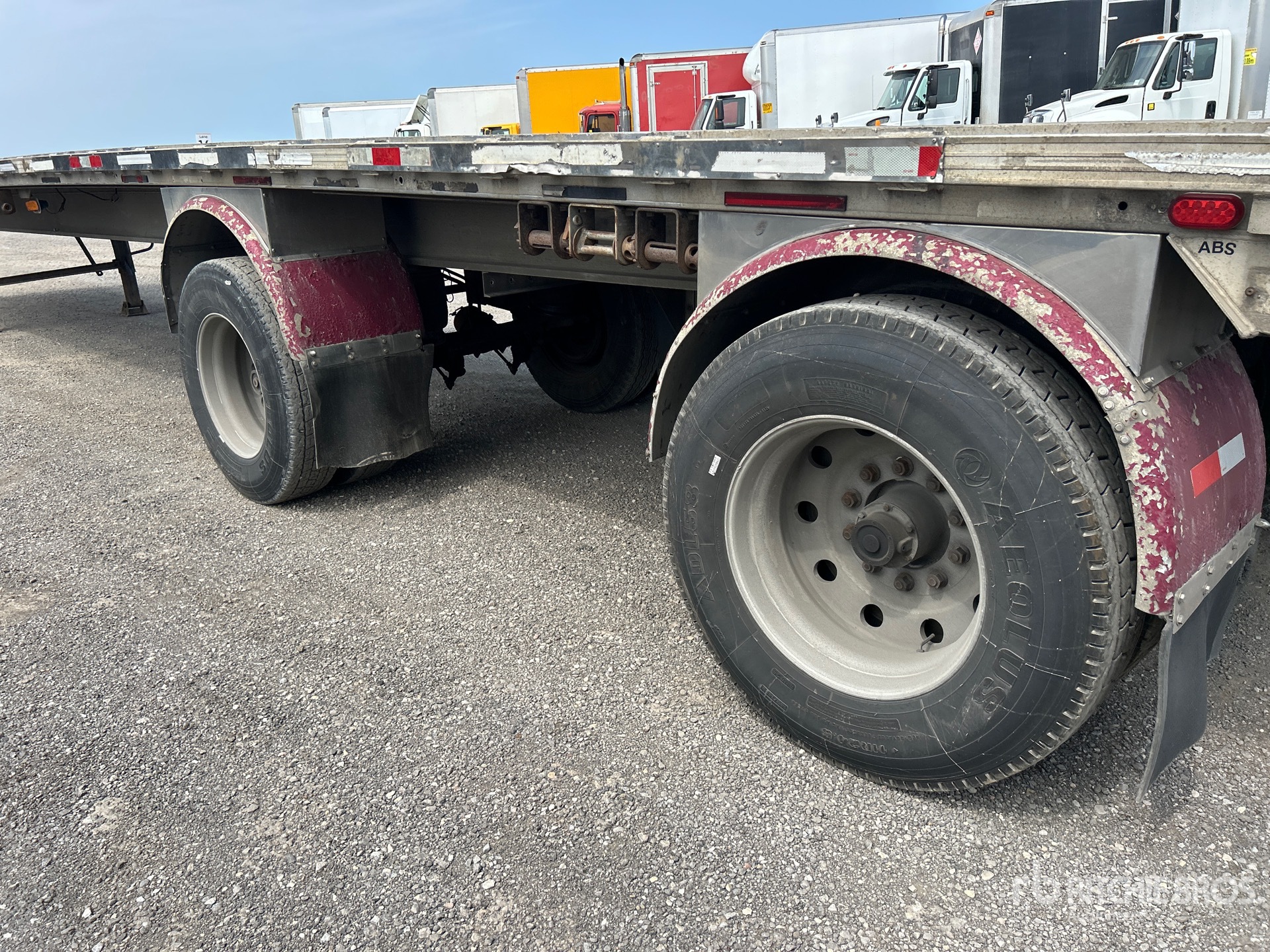 1999 Benson 48 ft T/A Spread Axle