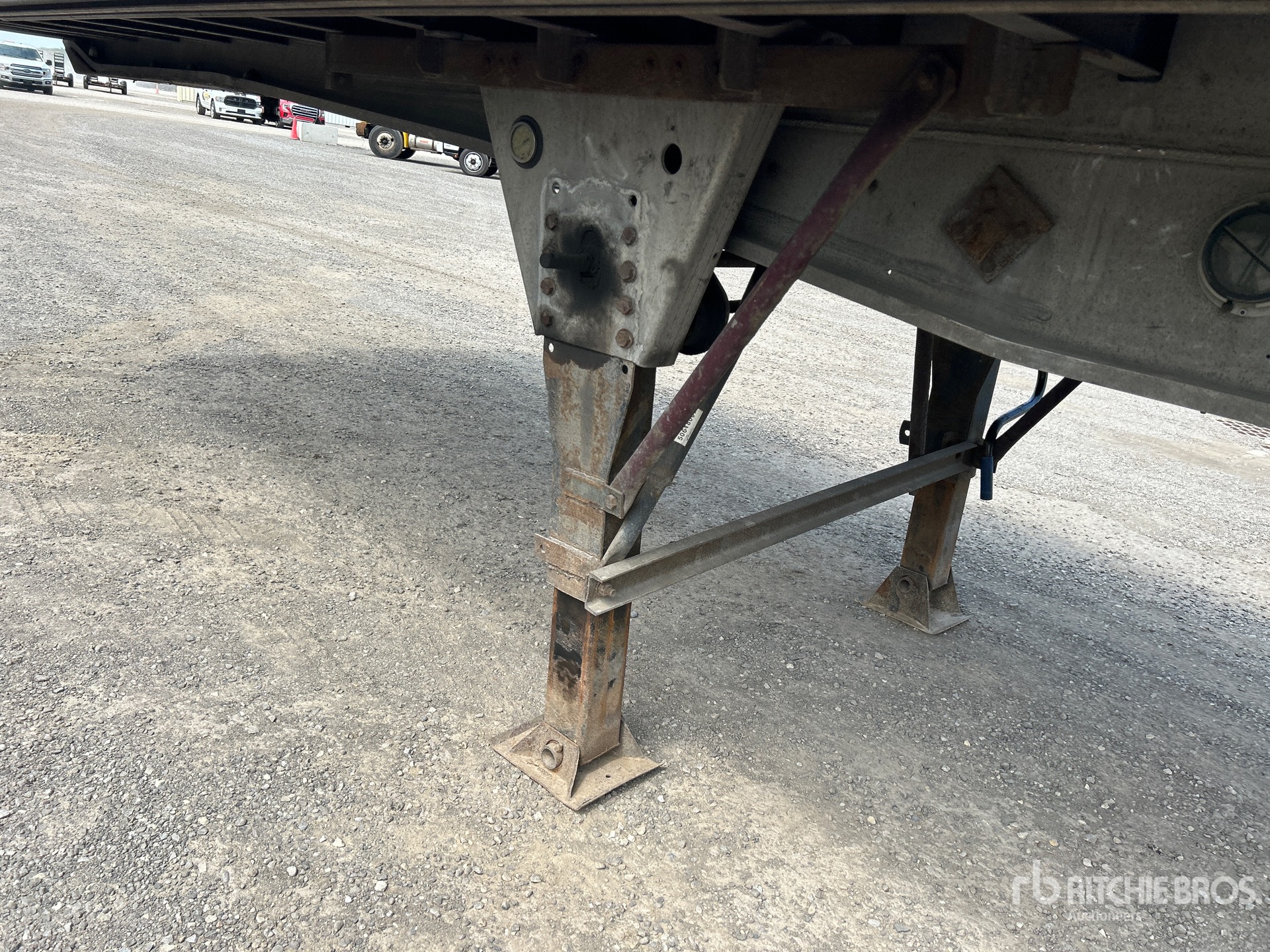 1999 Benson 48 ft T/A Spread Axle