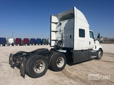 General Appearance - Truck Tractor* with Imagen: esquina trasera derecha