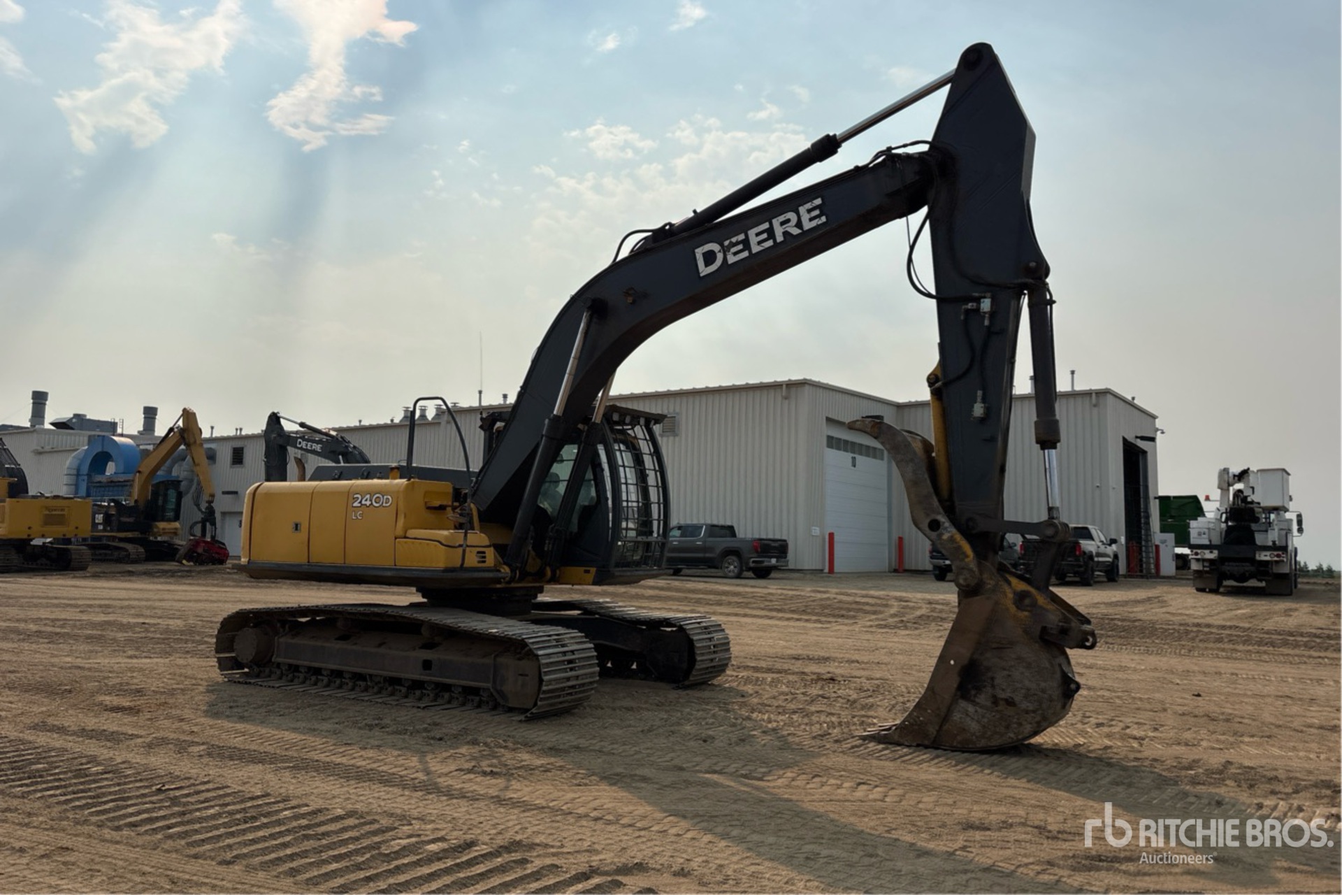 2006 John Deere 240D LC