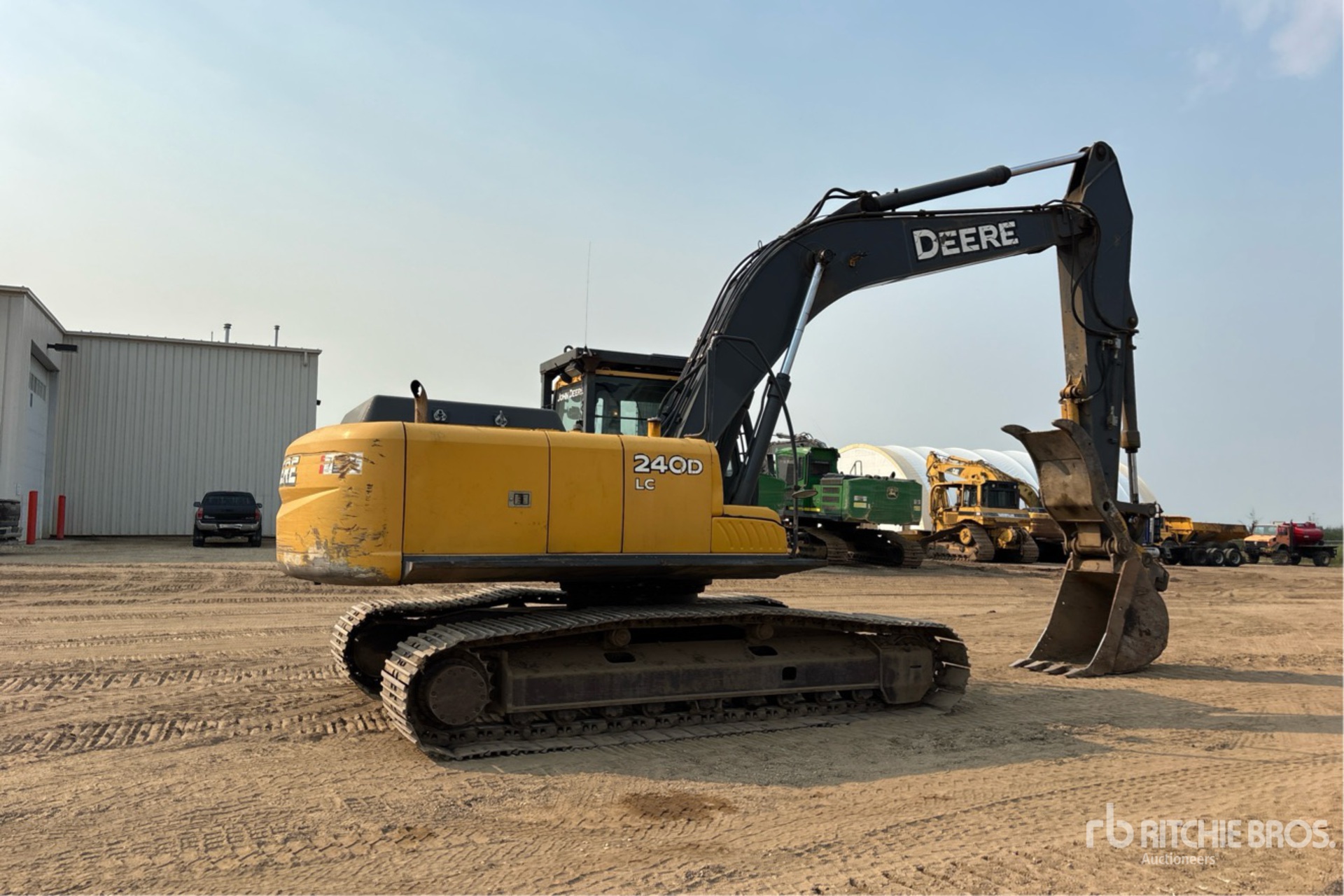 2006 John Deere 240D LC